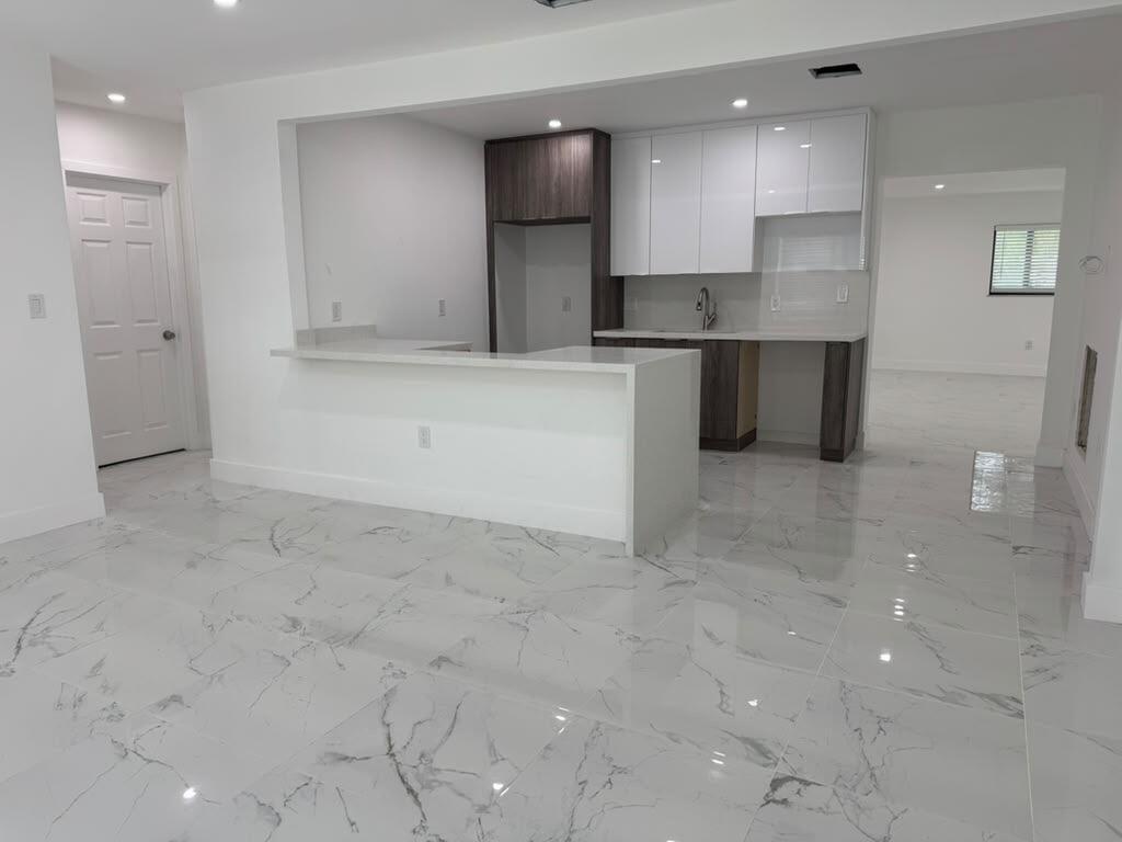 1031 NW 10TH Avenue, Fort Lauderdale, FL 33311, Fort Lauderdale - Photo 3