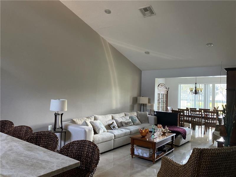 10474 LAKE VISTA Circle, Boca Raton, FL 33498, Boca Raton - Photo 3
