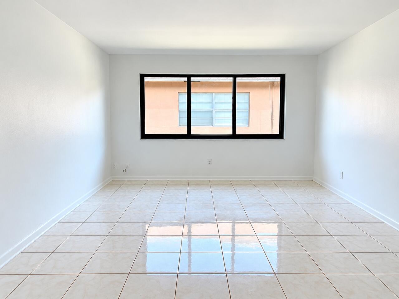 305 SE 9TH Avenue 15, Pompano Beach, FL 33060, Pompano Beach - Photo 4