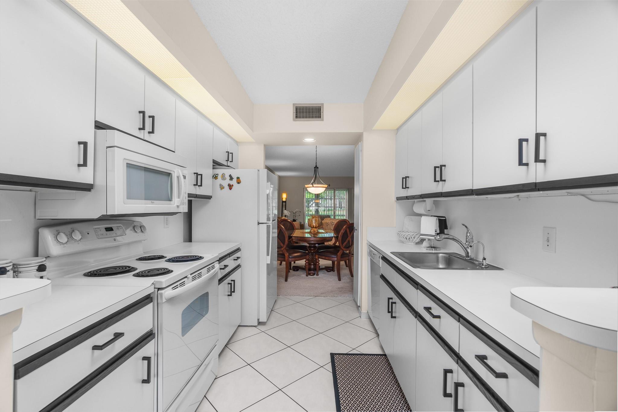 1503 CAYMAN Way B1, Coconut Creek, FL 33066, Coconut Creek - Photo 5