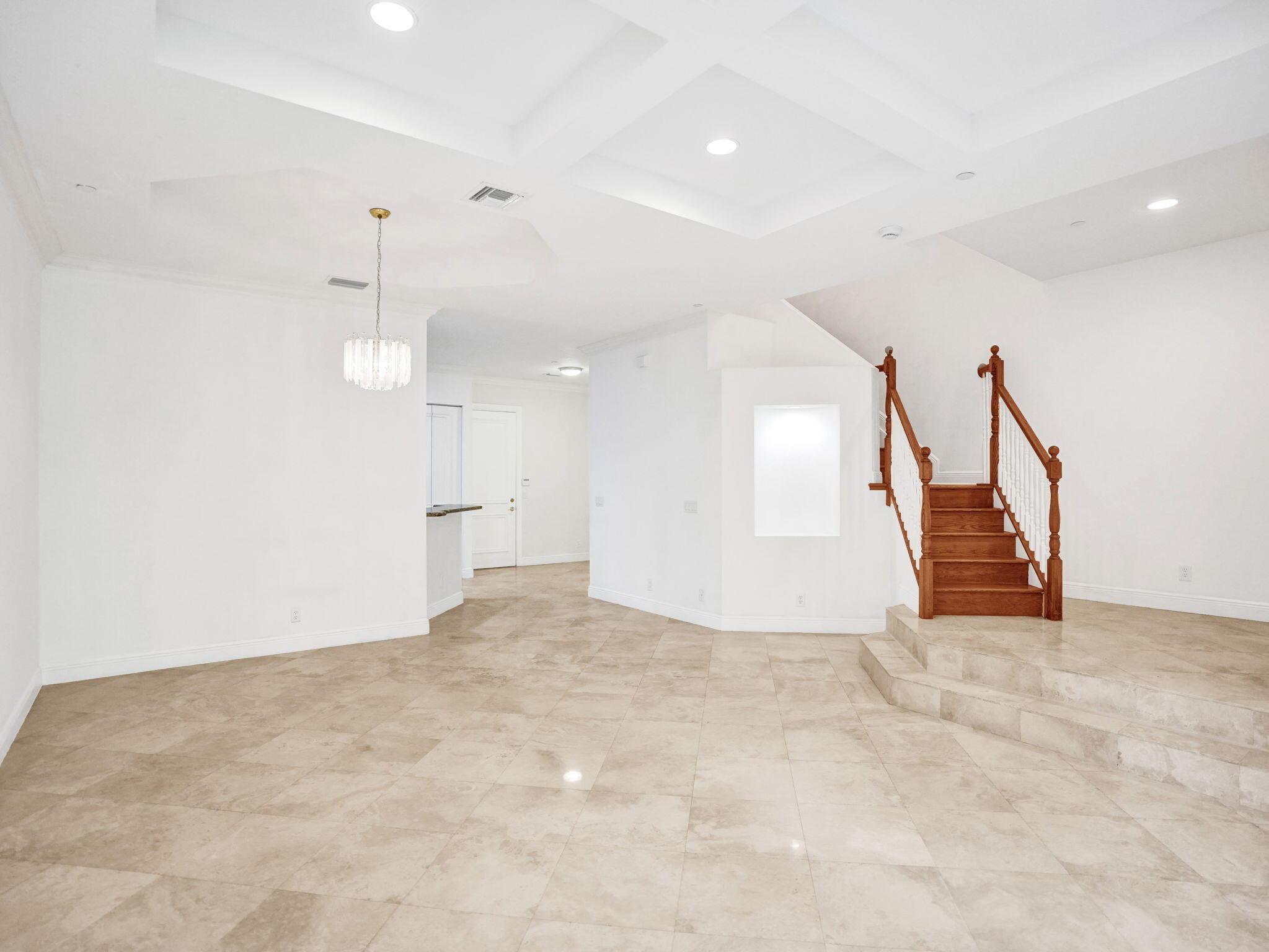 385 NE 69TH Circle, Boca Raton, FL 33487, Boca Raton - Photo 5