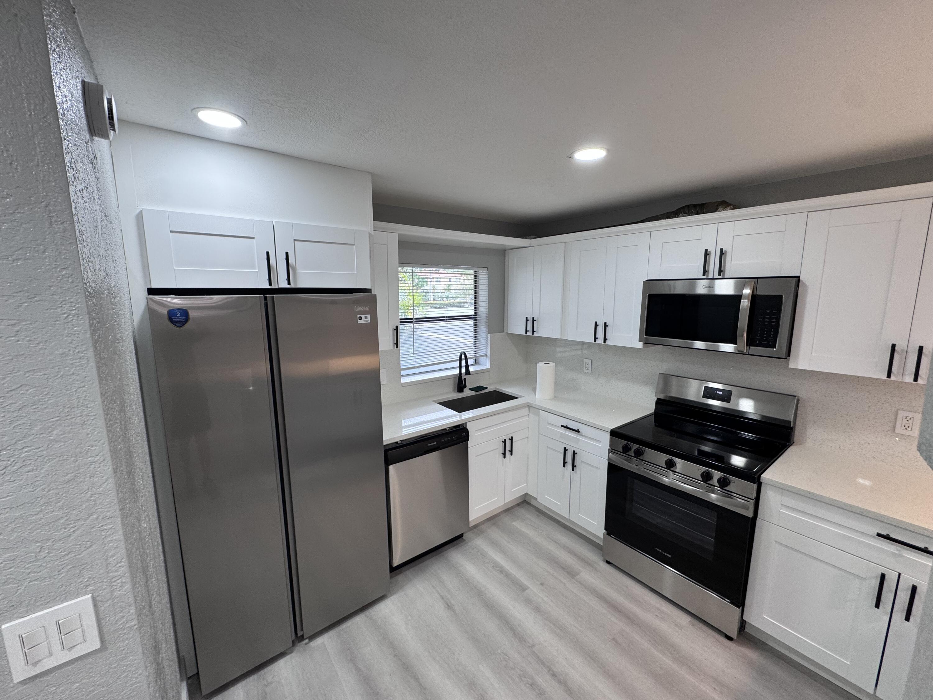 11001 ROYAL PALM Boulevard 6, Coral Springs, FL 33065, Coral Springs - Photo 2