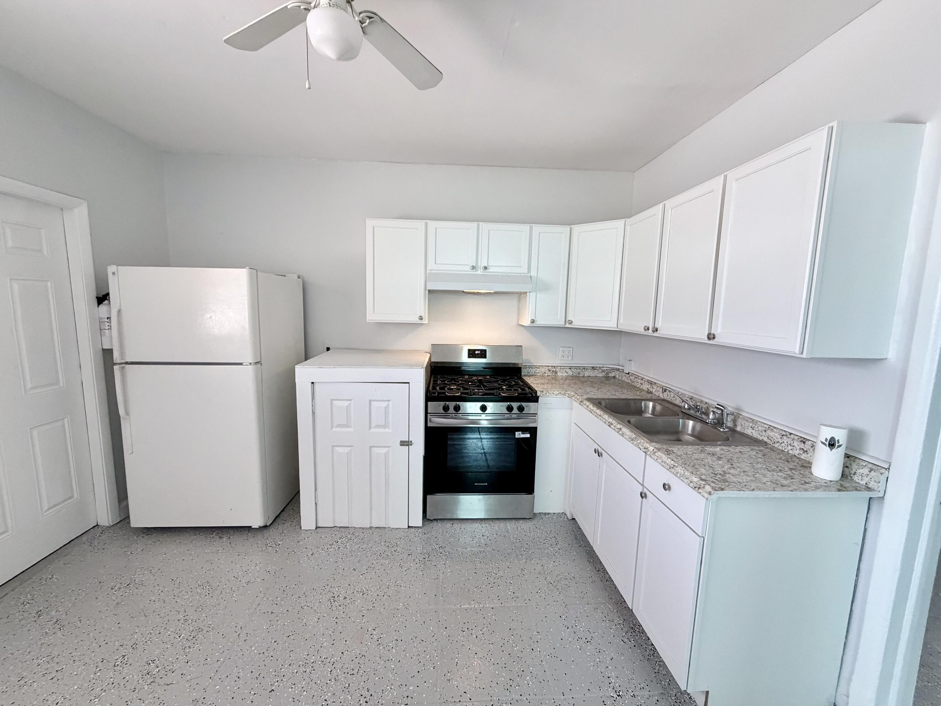 1007 N TAMARIND Avenue Apt 2, West Palm Beach, FL 33401, West Palm Beach - Photo 3