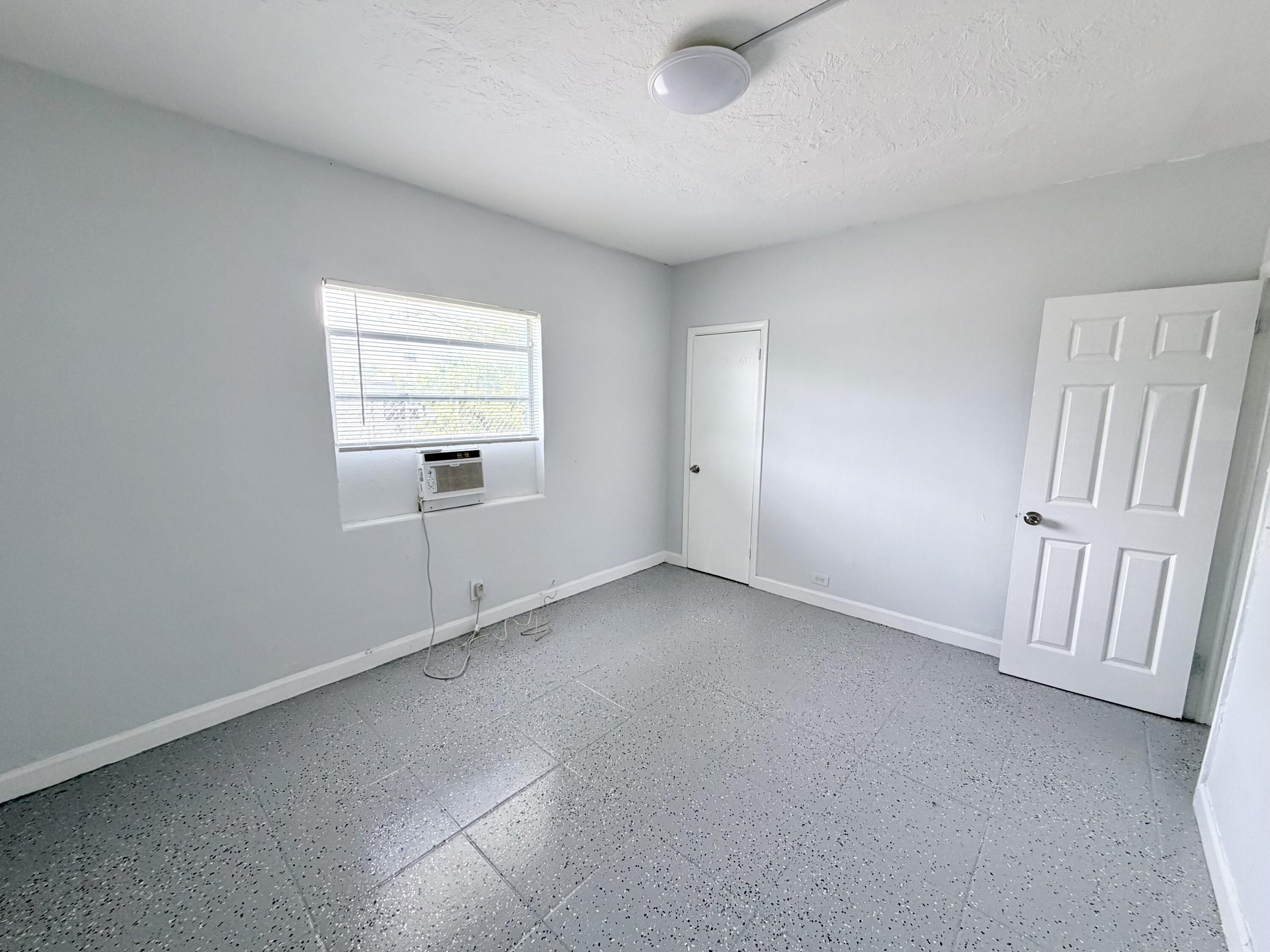 1007 N TAMARIND Avenue Apt 2, West Palm Beach, FL 33401, West Palm Beach - Photo 5