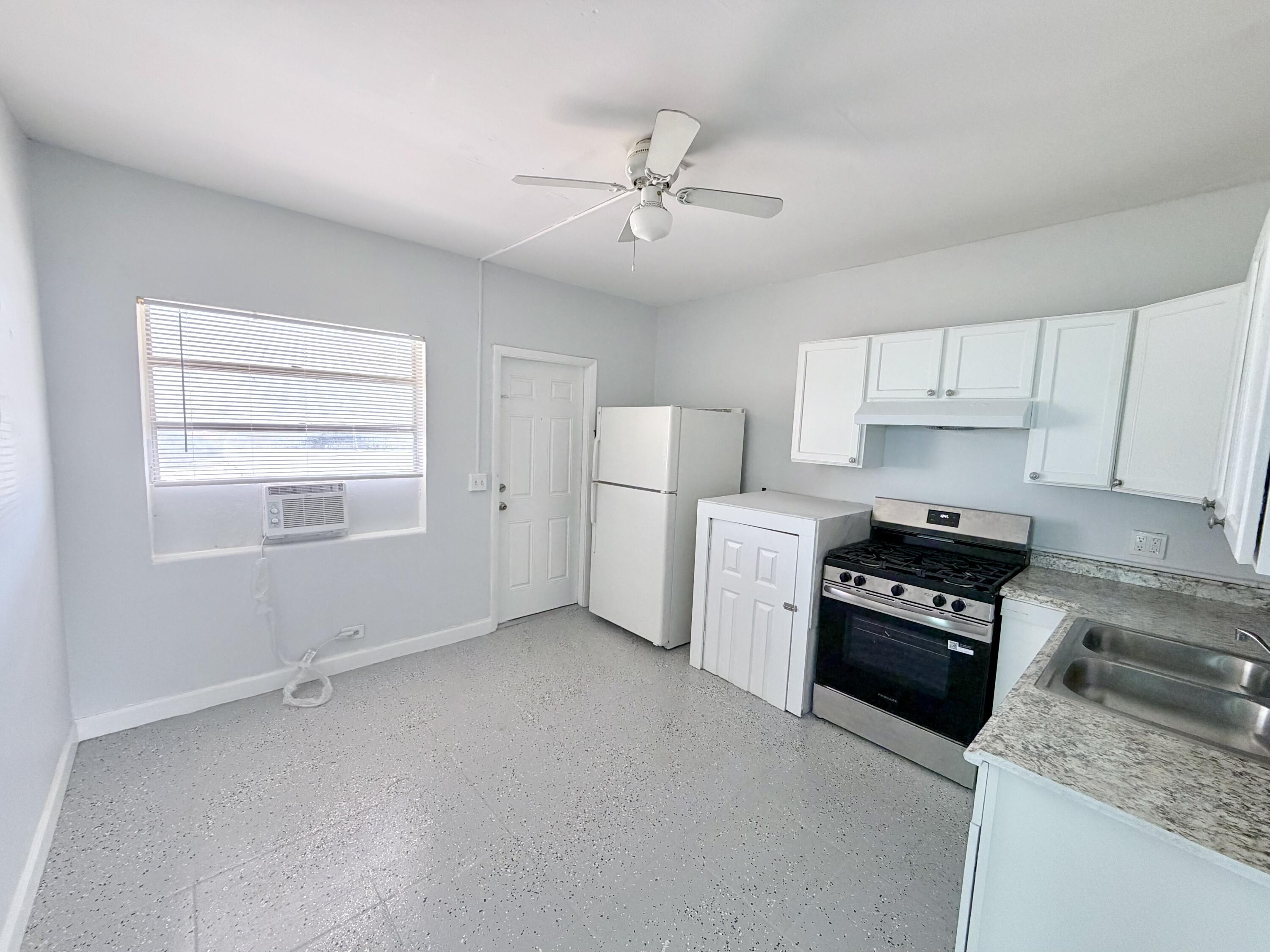 1007 N TAMARIND Avenue Apt 2, West Palm Beach, FL 33401, West Palm Beach - Photo 4