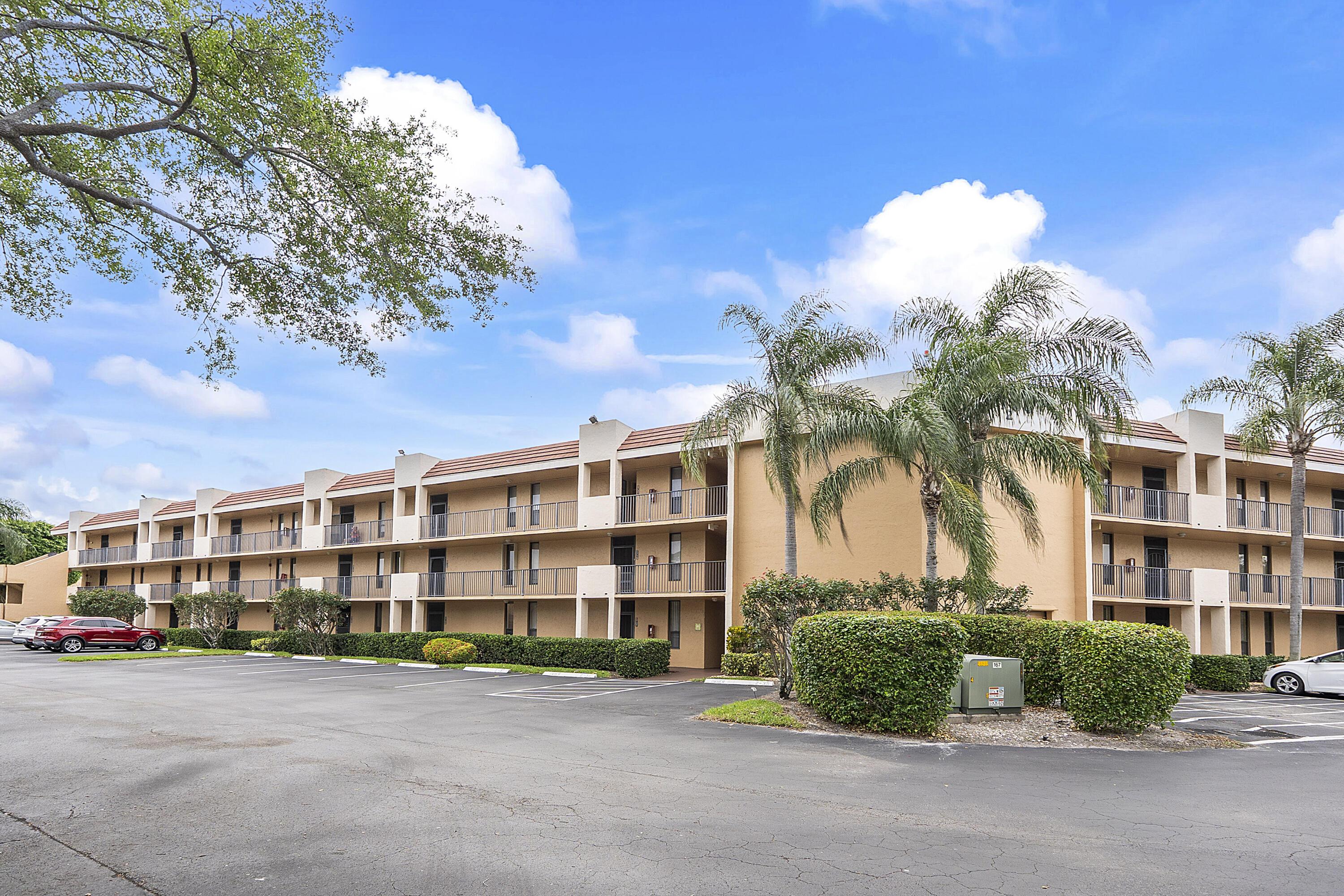 5828 CORAL LAKE Drive 304, Margate, FL 33063, Margate