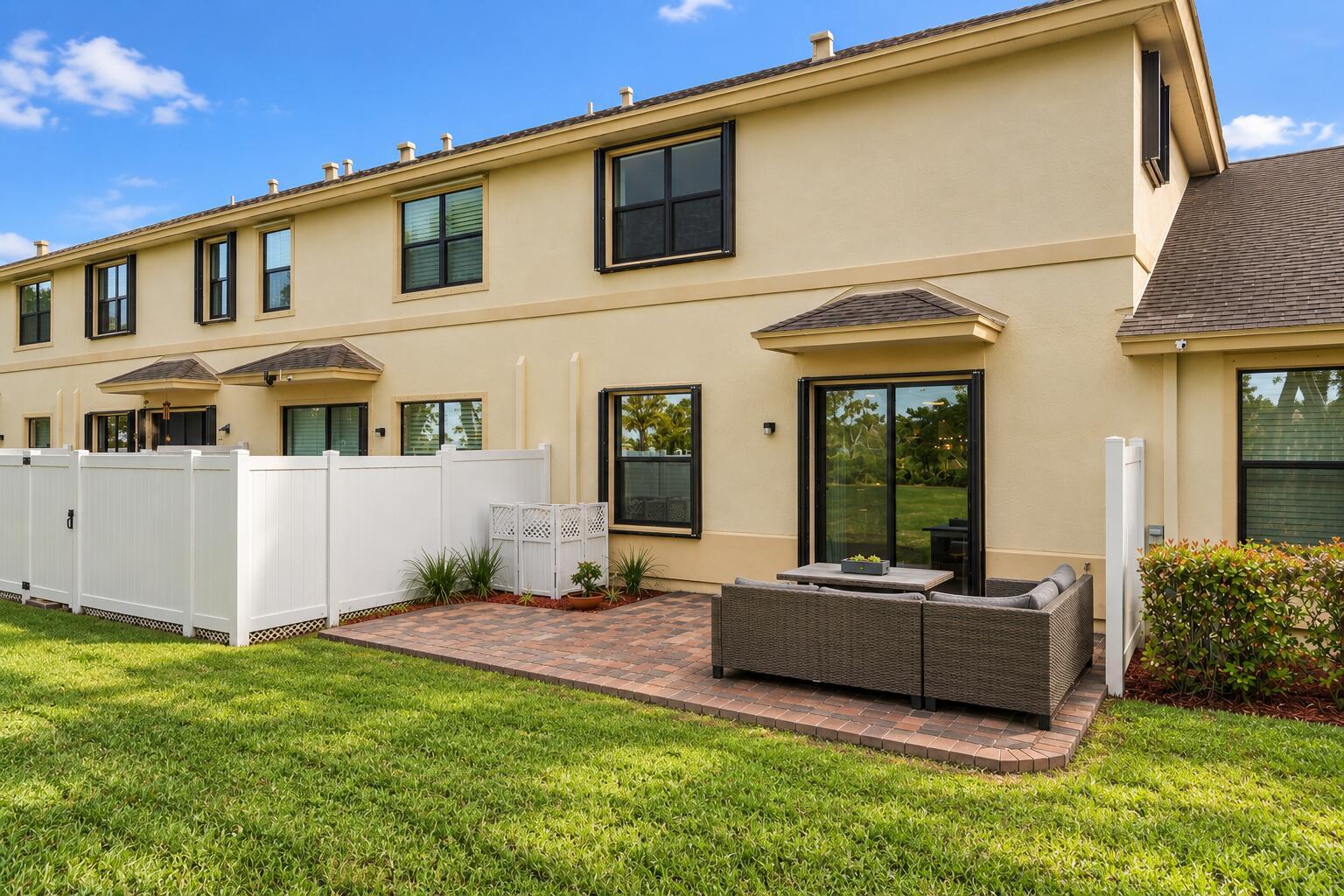 9871 E Villa Circle, Vero Beach, FL 32966, Vero Beach - Photo 4