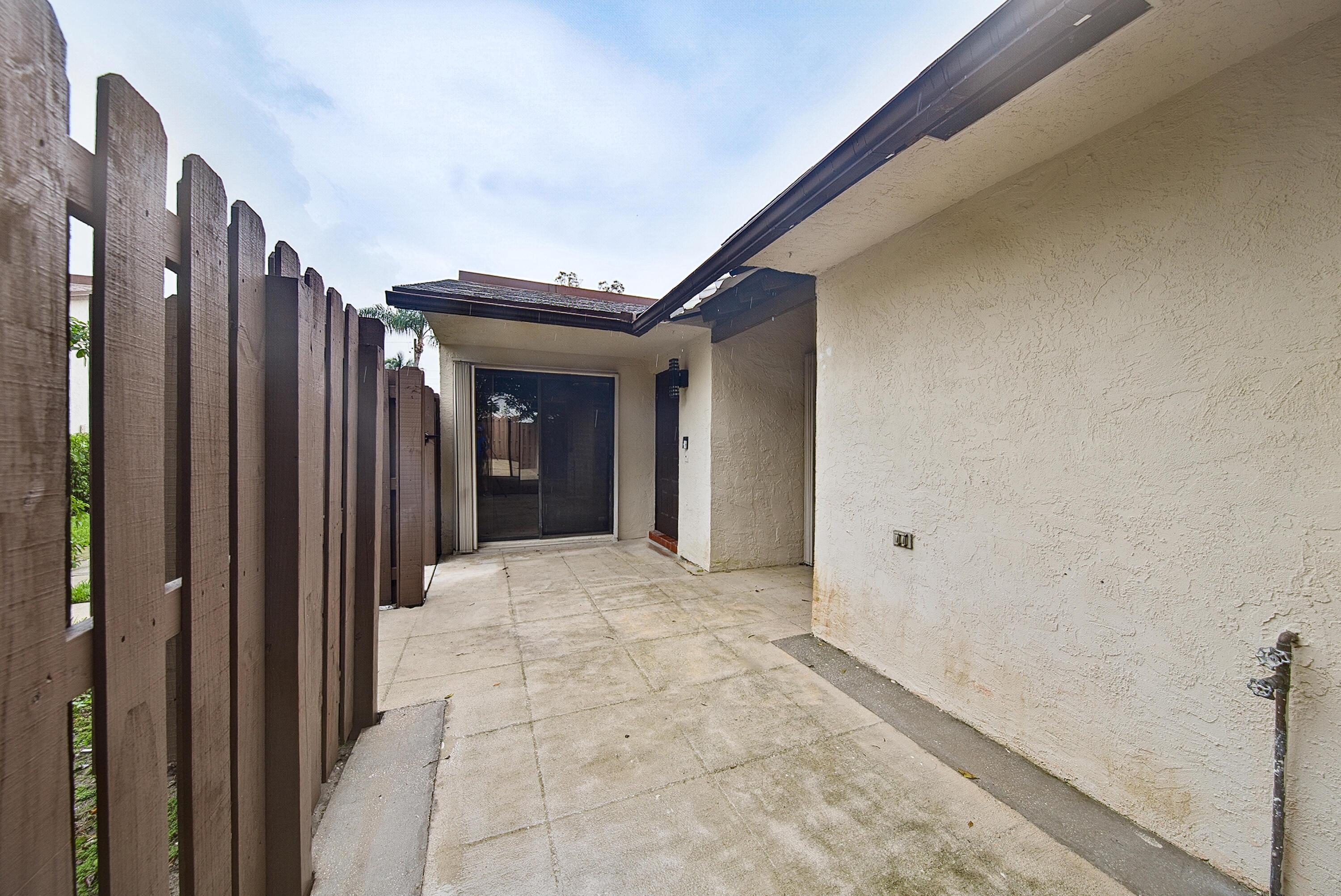 3402 WATERVIEW Circle B, Palm Springs, FL 33461, Palm Springs - Photo 5