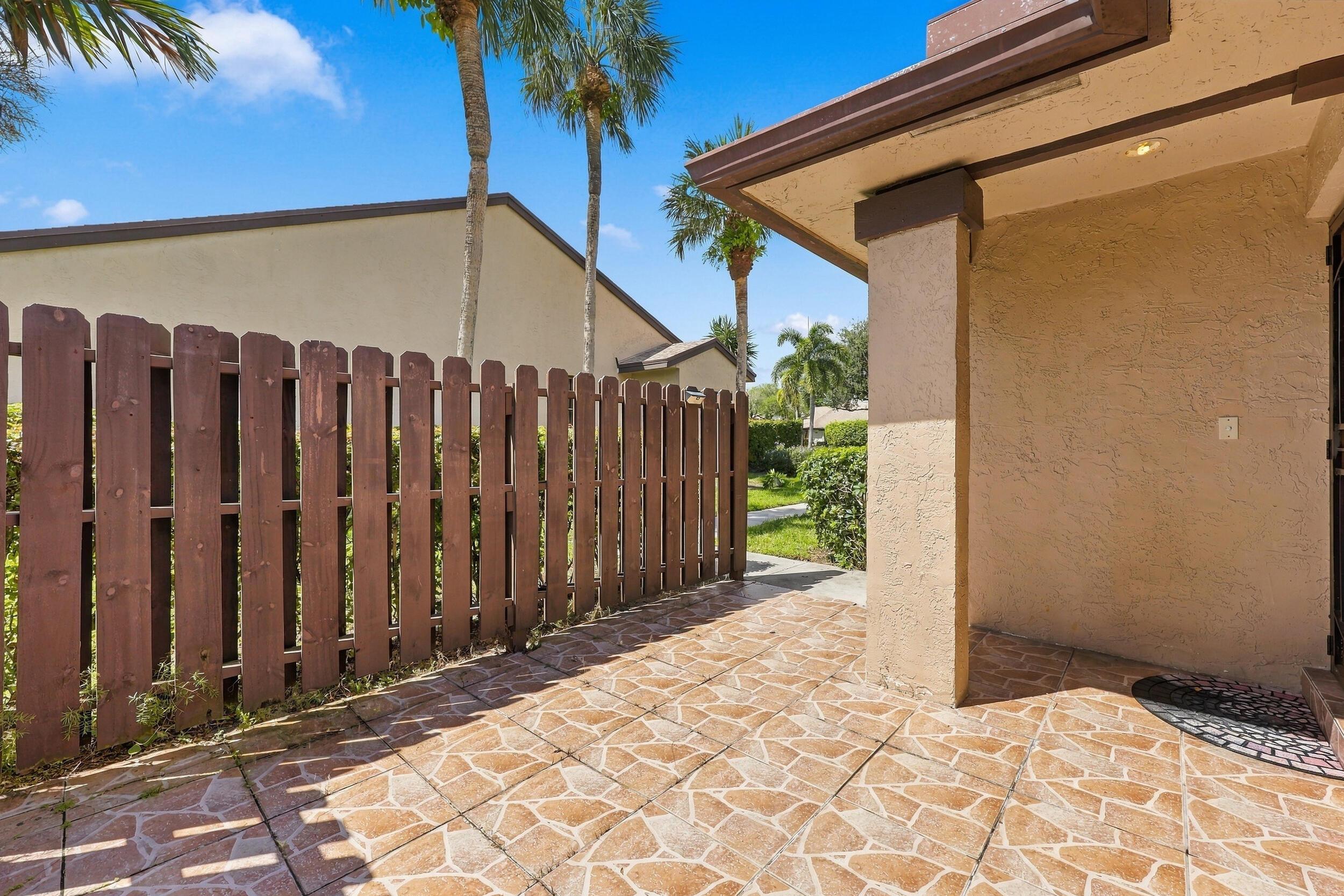 8271 Boca Glades Boulevard E, Boca Raton, FL 33434, Boca Raton - Photo 5