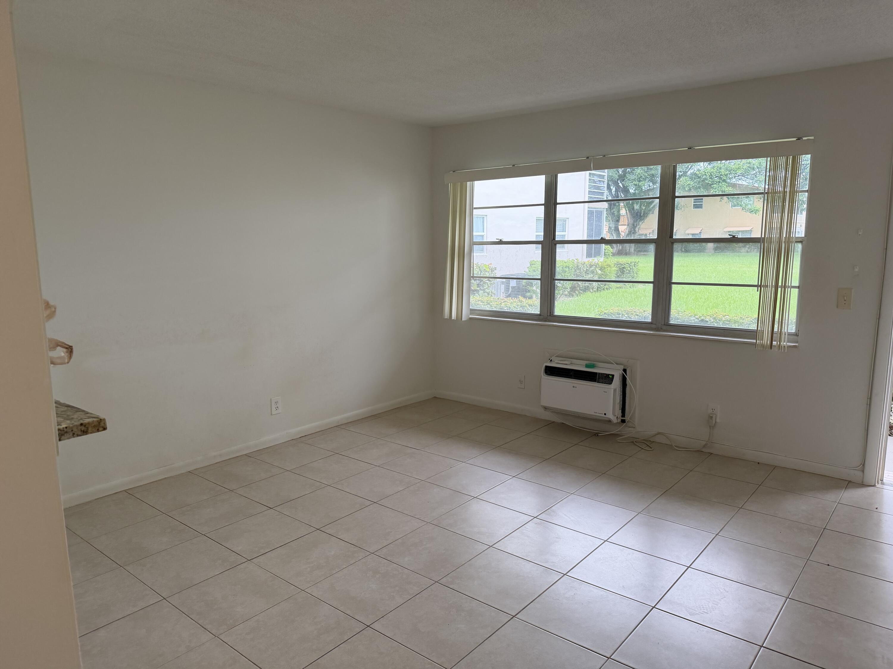 50 Dorchester C, West Palm Beach, FL 33417, West Palm Beach - Photo 4