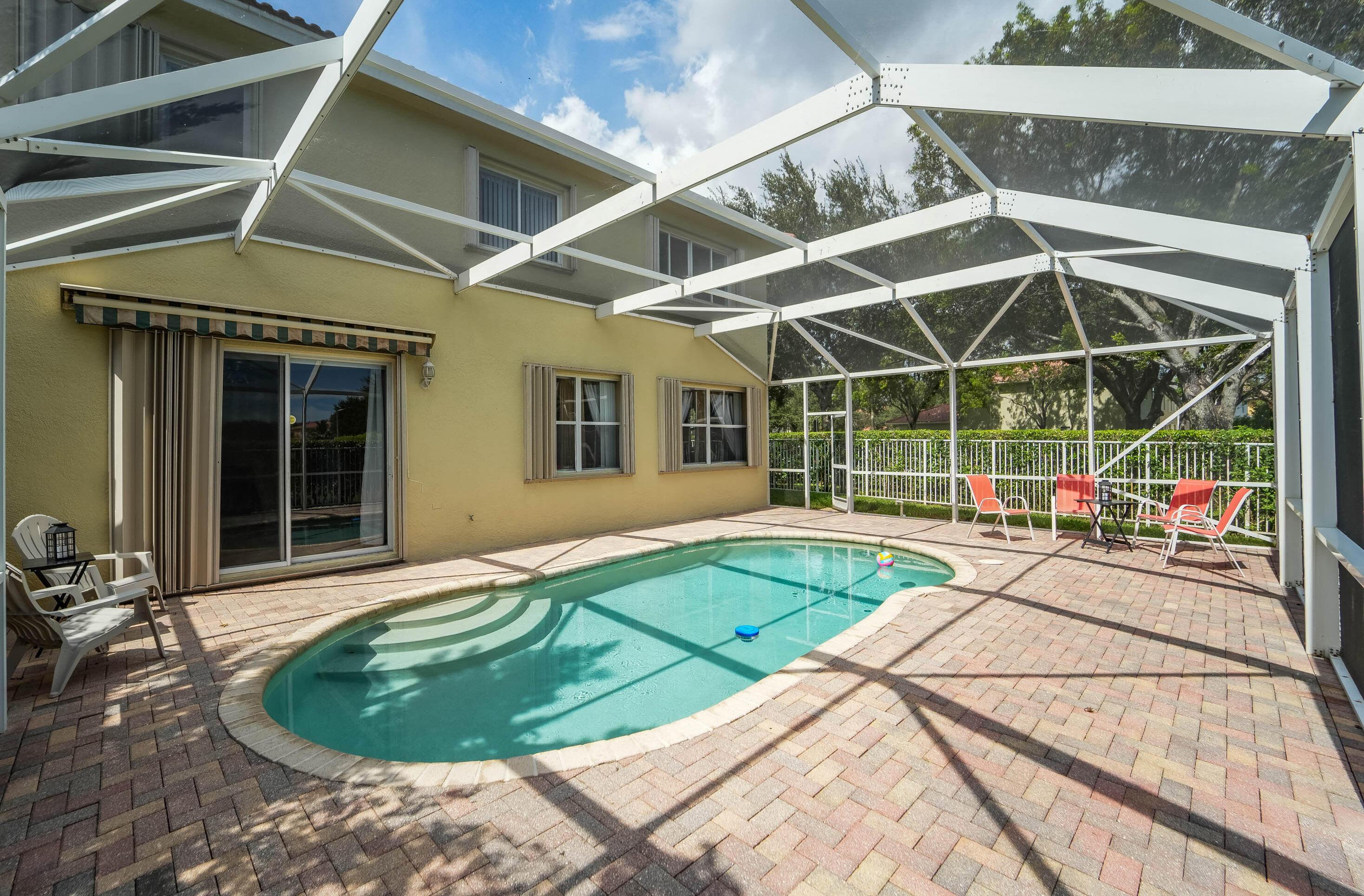 672 GAZETTA Way, West Palm Beach, FL 33413, West Palm Beach - Photo 2