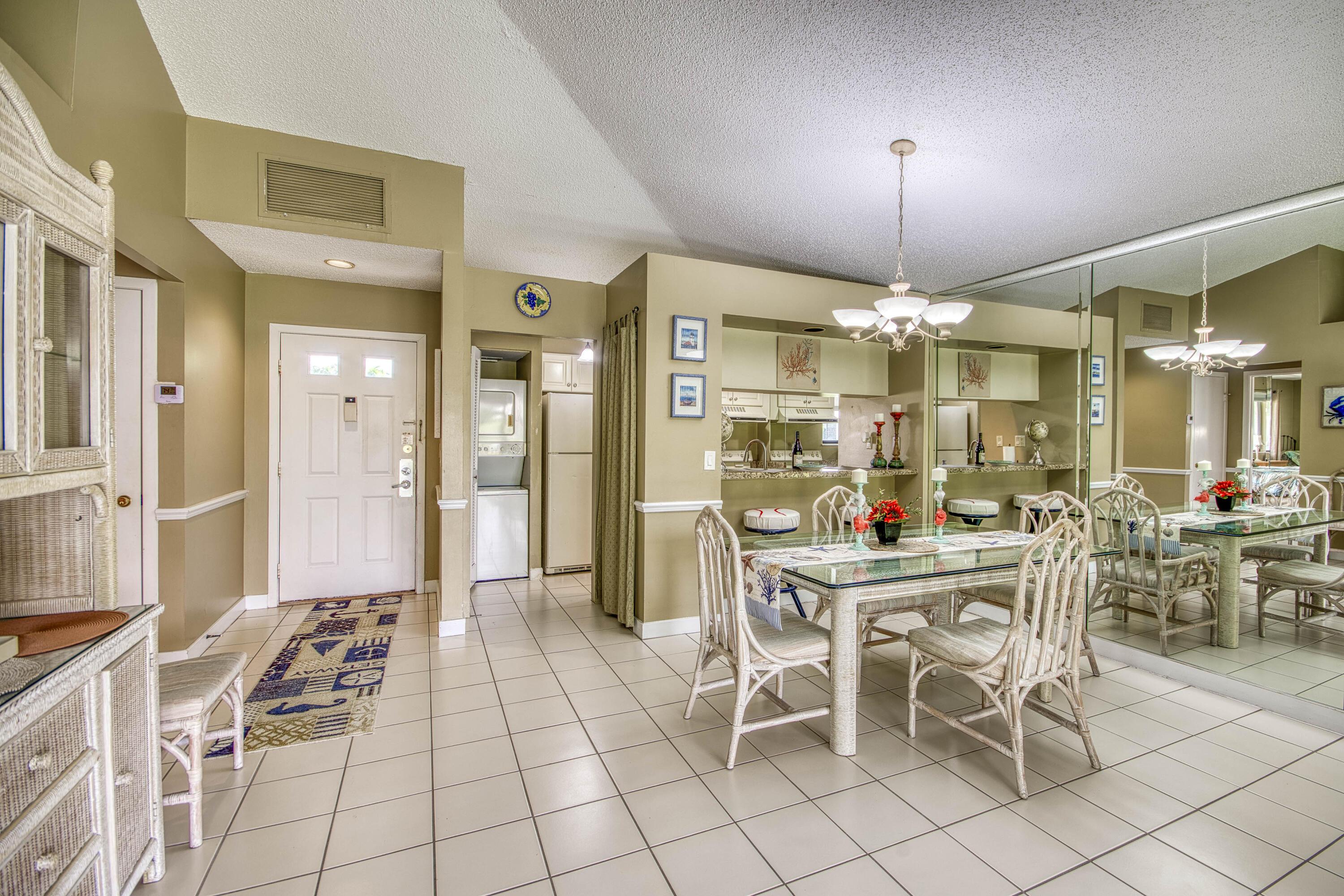 208 Club Drive, Palm Beach Gardens, FL 33418, Palm Beach Gardens - Photo 4