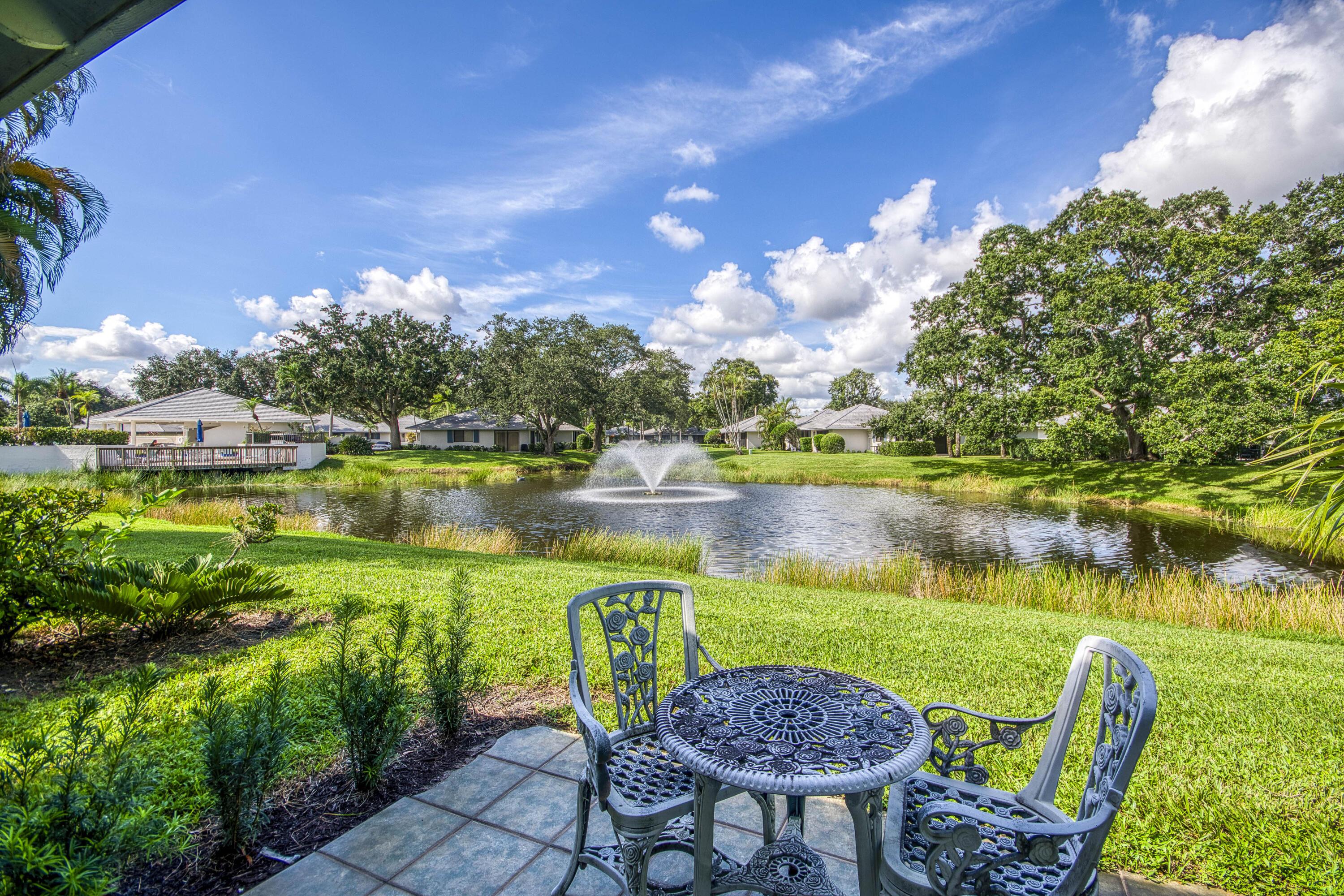 208 Club Drive, Palm Beach Gardens, FL 33418, Palm Beach Gardens - Photo 2
