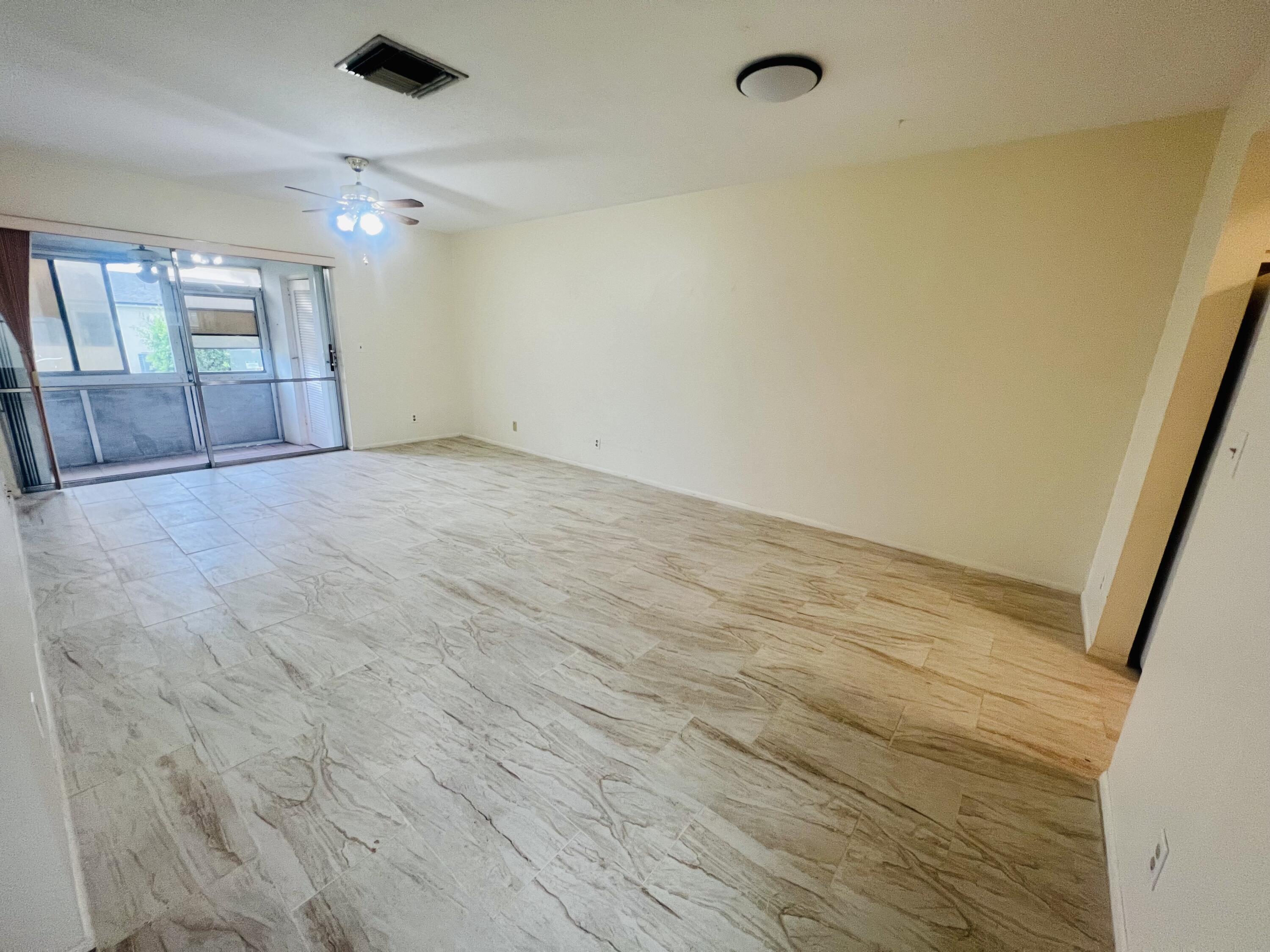 2789 ASHLEY Drive W E, West Palm Beach, FL 33415, West Palm Beach - Photo 2