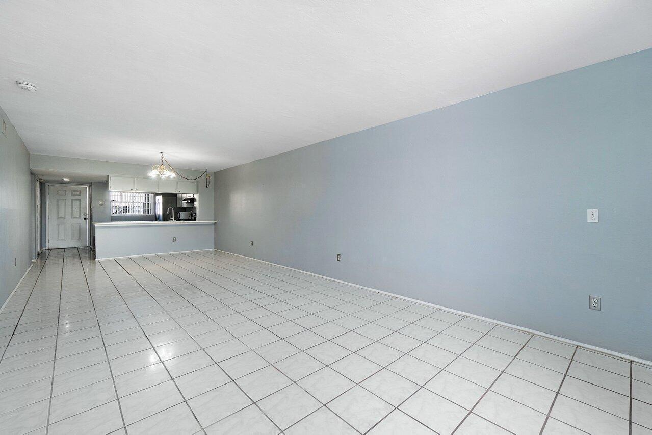 804 PALM BEACH TRACE Drive, Royal Palm Beach, FL 33411, Royal Palm Beach - Photo 5