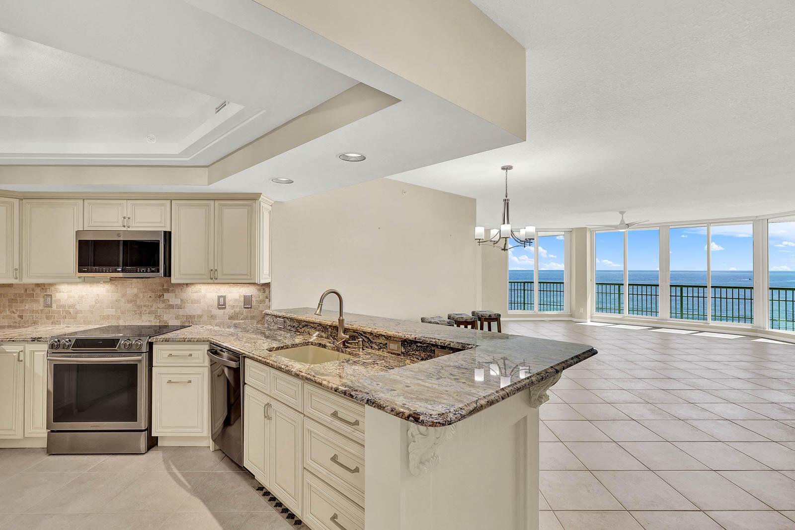 8600 S OCEAN Drive 1105, Jensen Beach, FL 34957, Jensen Beach - Photo 4
