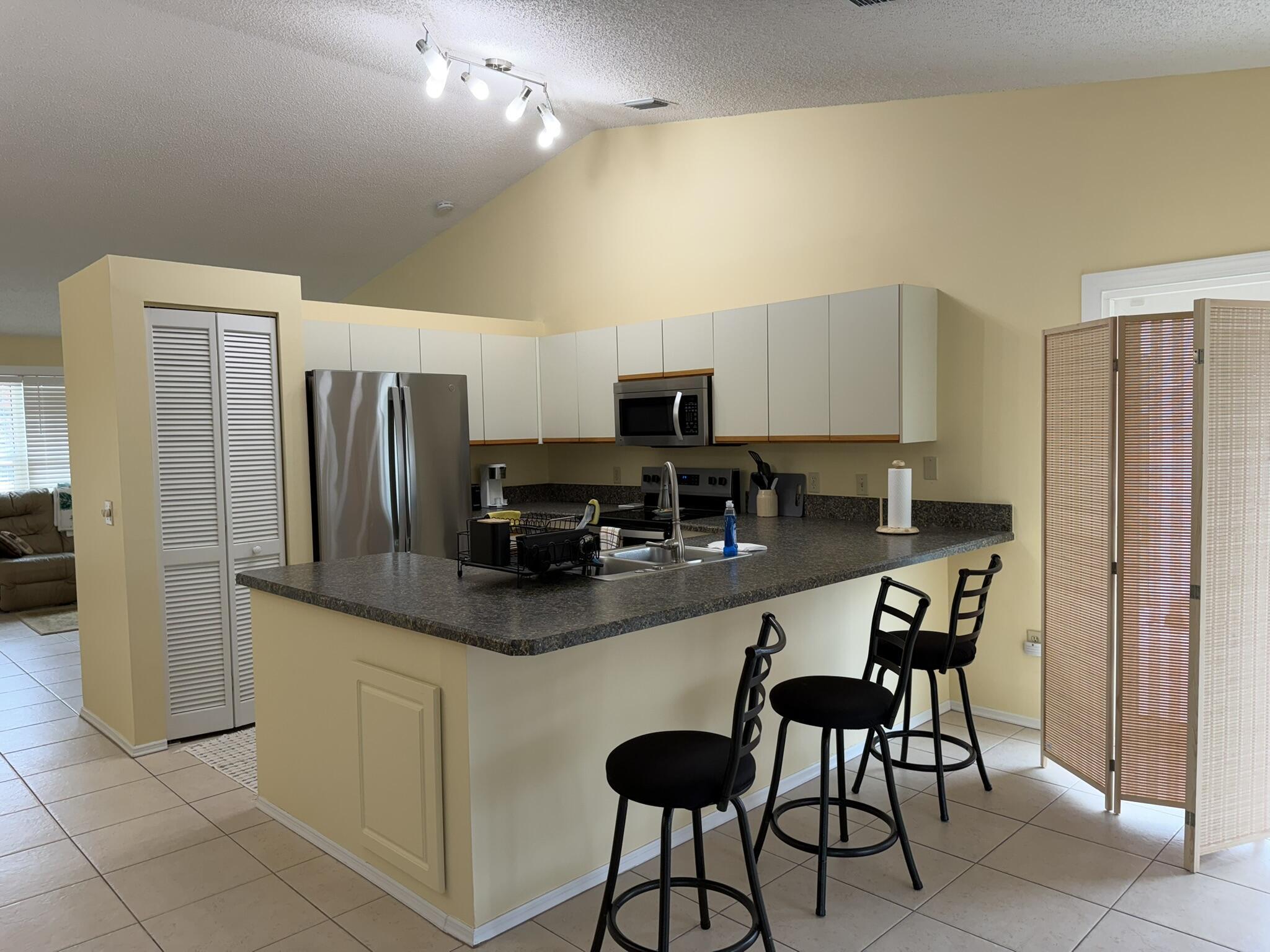 404 NE CAMELOT Drive, Port St. Lucie, FL 34983, Port St. Lucie - Photo 2