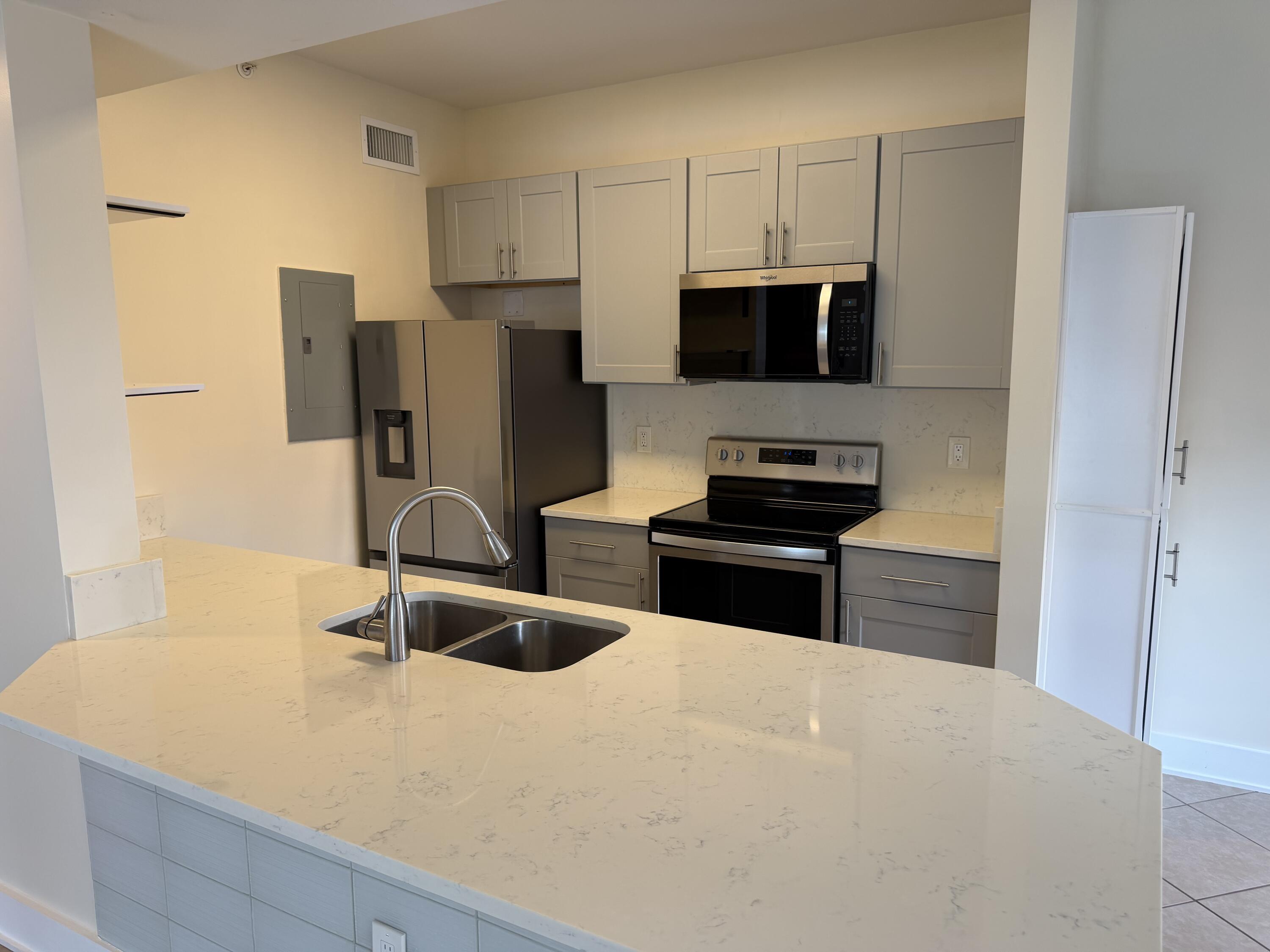 1000 Scotia Drive 102, Hypoluxo, FL 33462, Hypoluxo - Photo 2