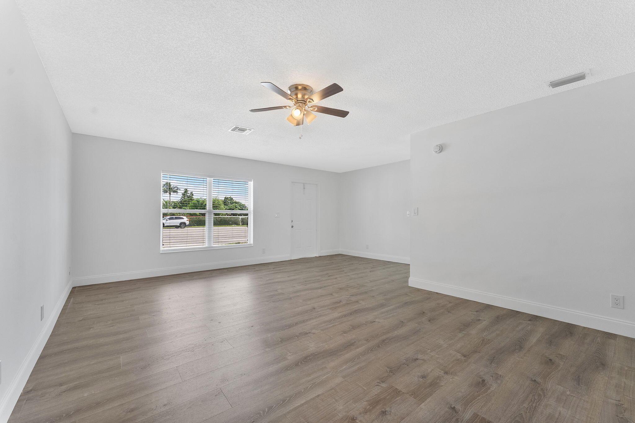 5855 TIMBER VALLEY Drive, Lake Worth, FL 33463, Lake Worth - Photo 4