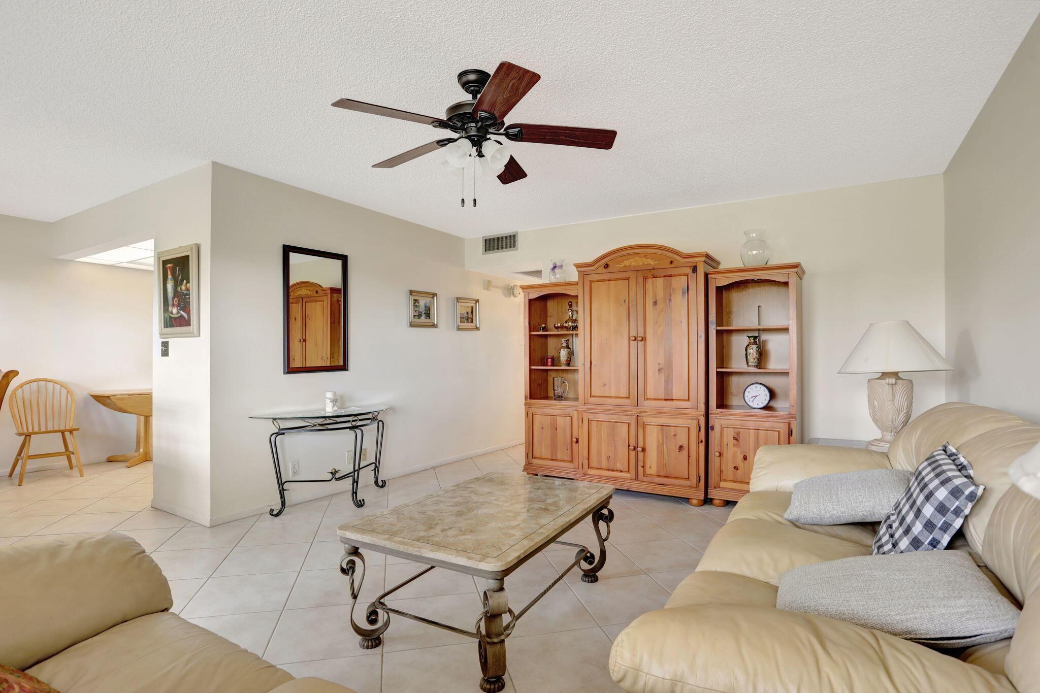 1903 BERMUDA Circle B4, Coconut Creek, FL 33066, Coconut Creek - Photo 4