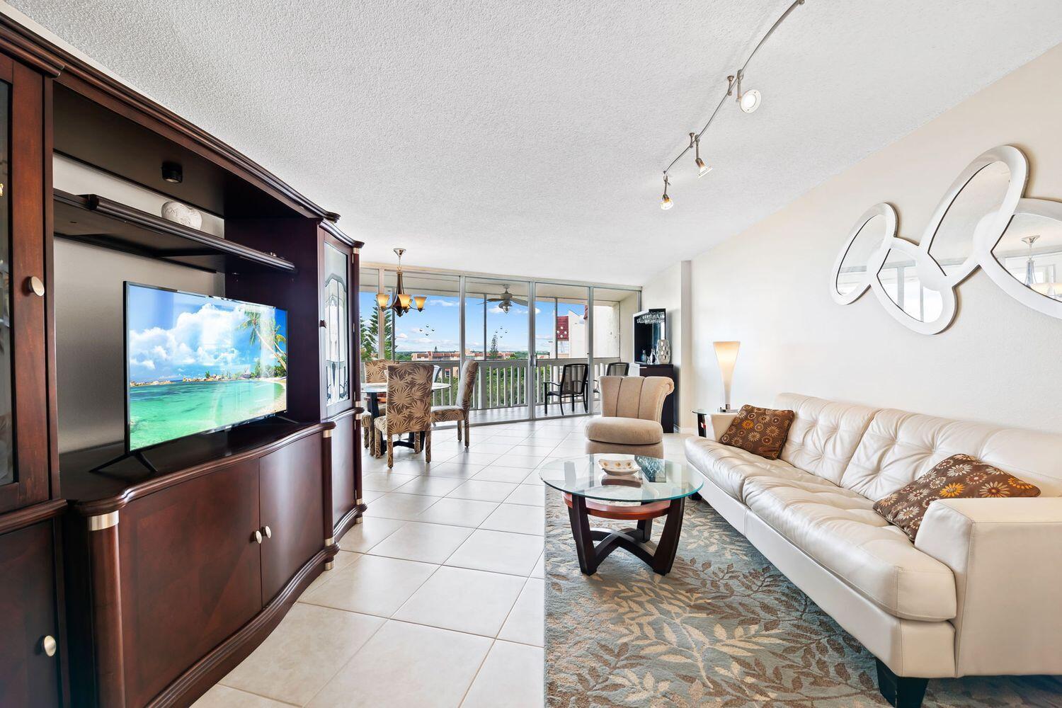 6911 Environ Boulevard 8K, Lauderhill, FL 33319, Lauderhill