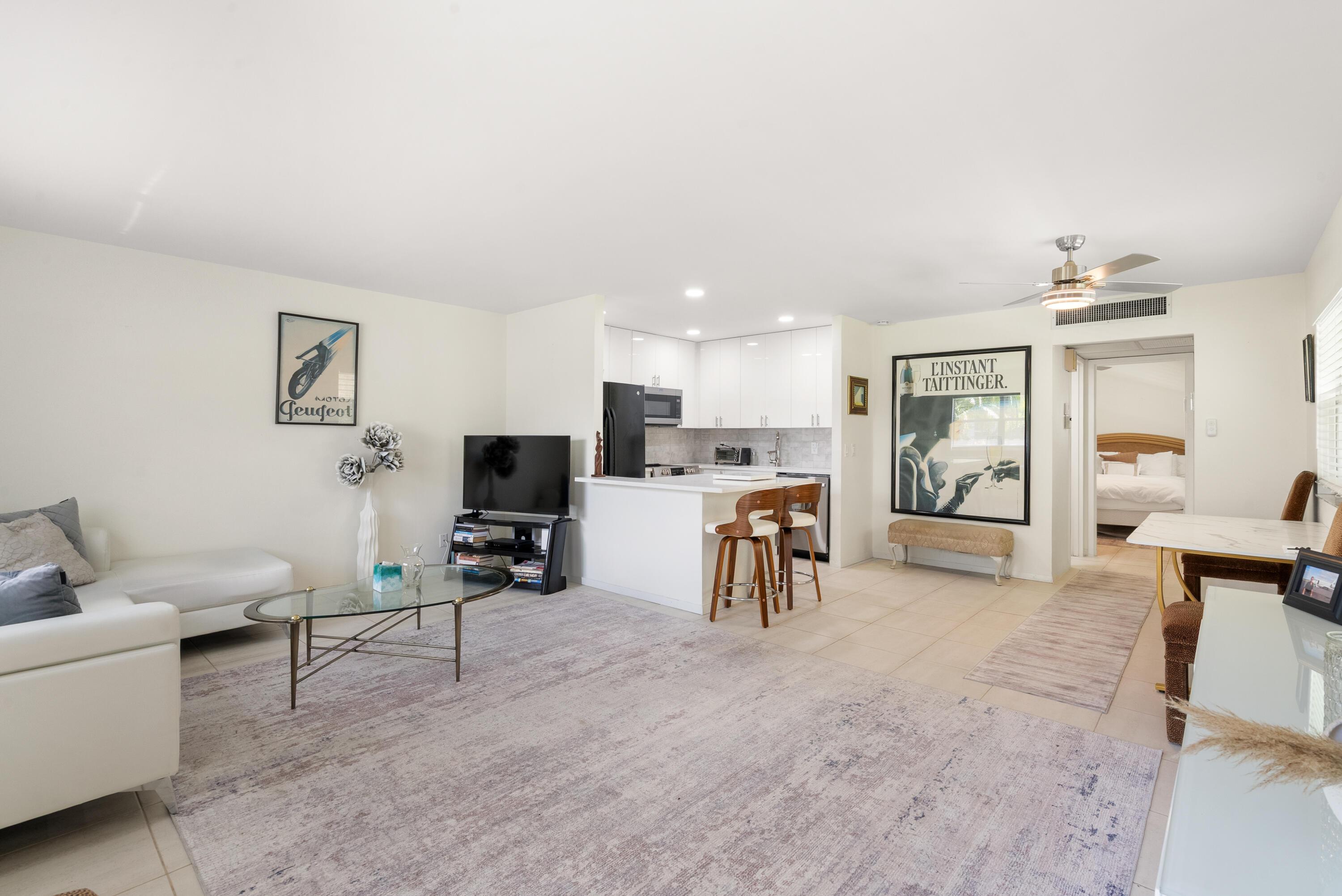 27 Waterford B, Delray Beach, FL 33446, Delray Beach - Photo 2