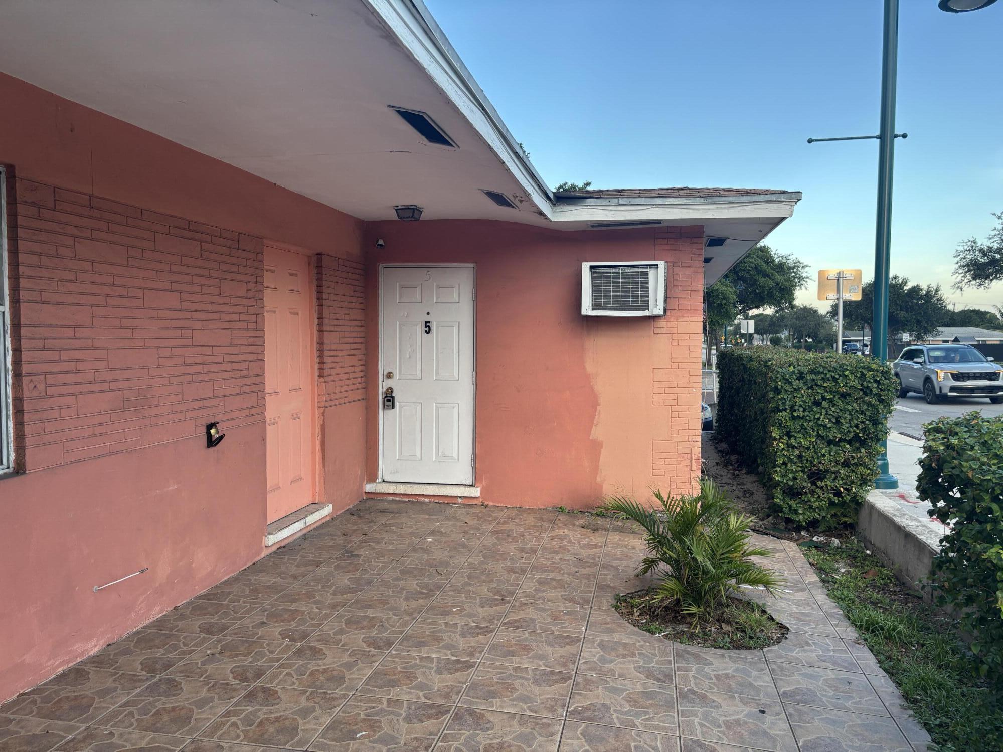 531 S C Street 5, Lake Worth Beach, FL 33460, Lake Worth Beach - Photo 2