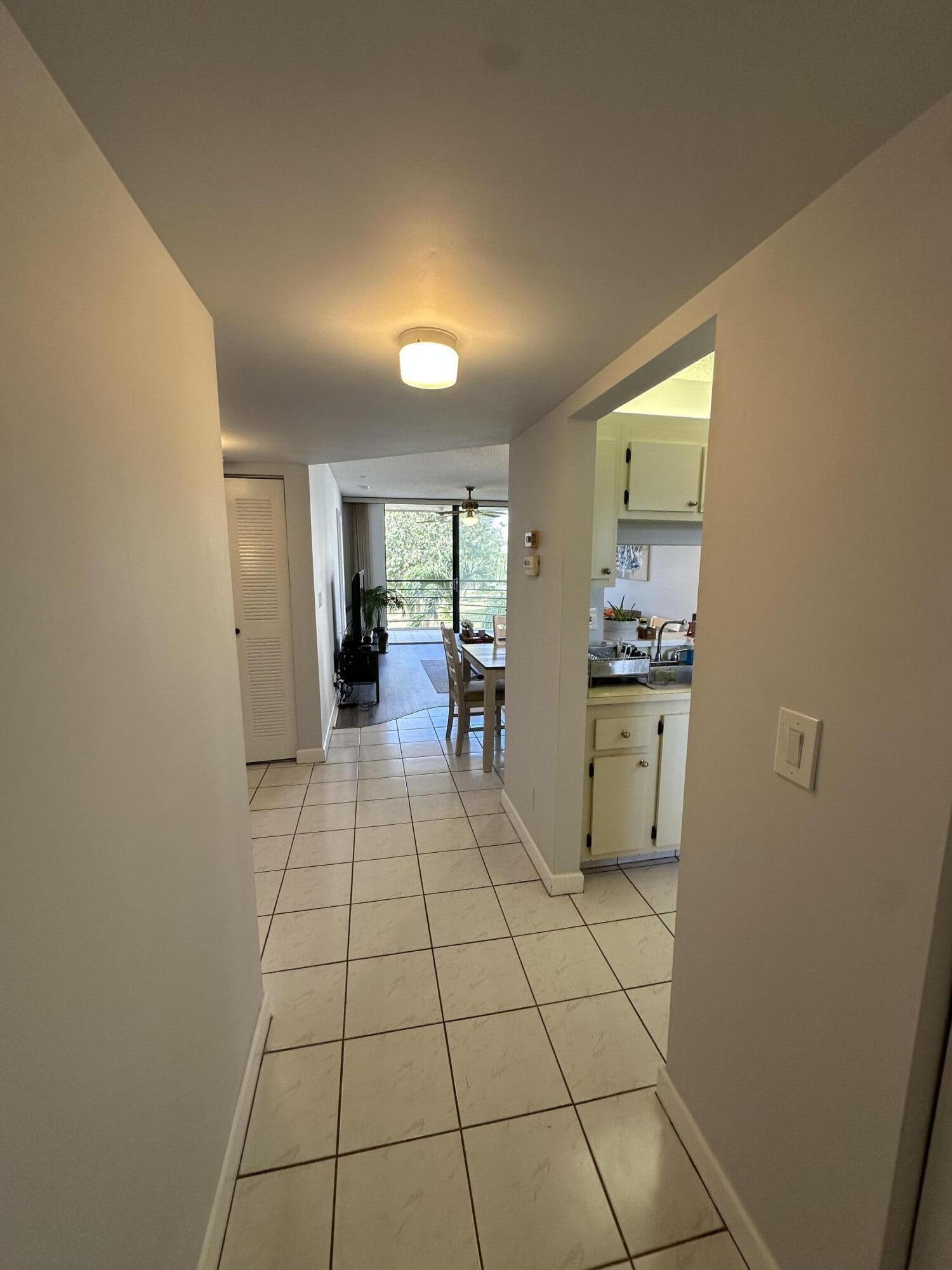 3138 VIA POINCIANA 317, Lake Worth, FL 33467, Lake Worth - Photo 3
