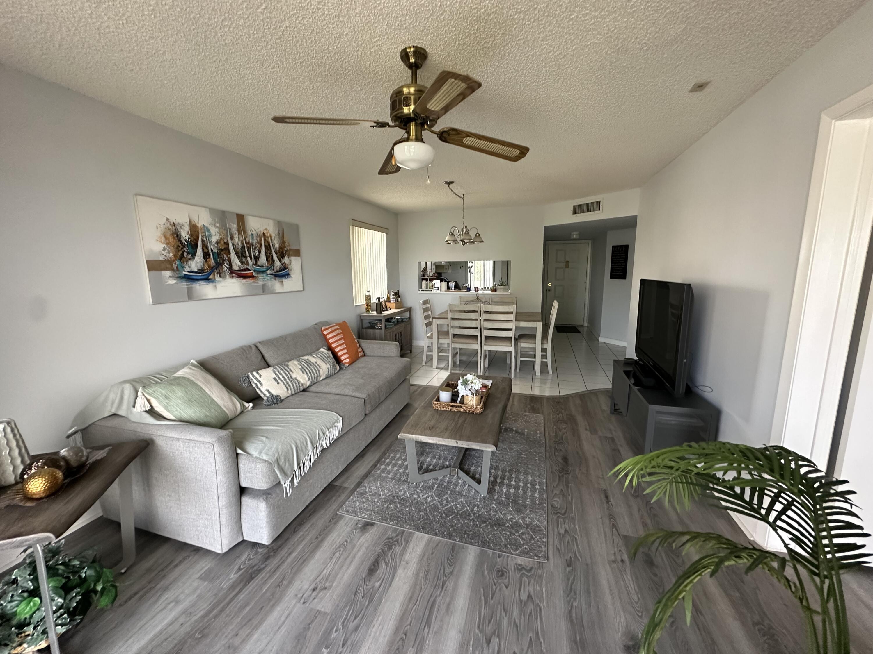 3138 Via Poinciana 317, Lake Worth, FL 33467, Lake Worth