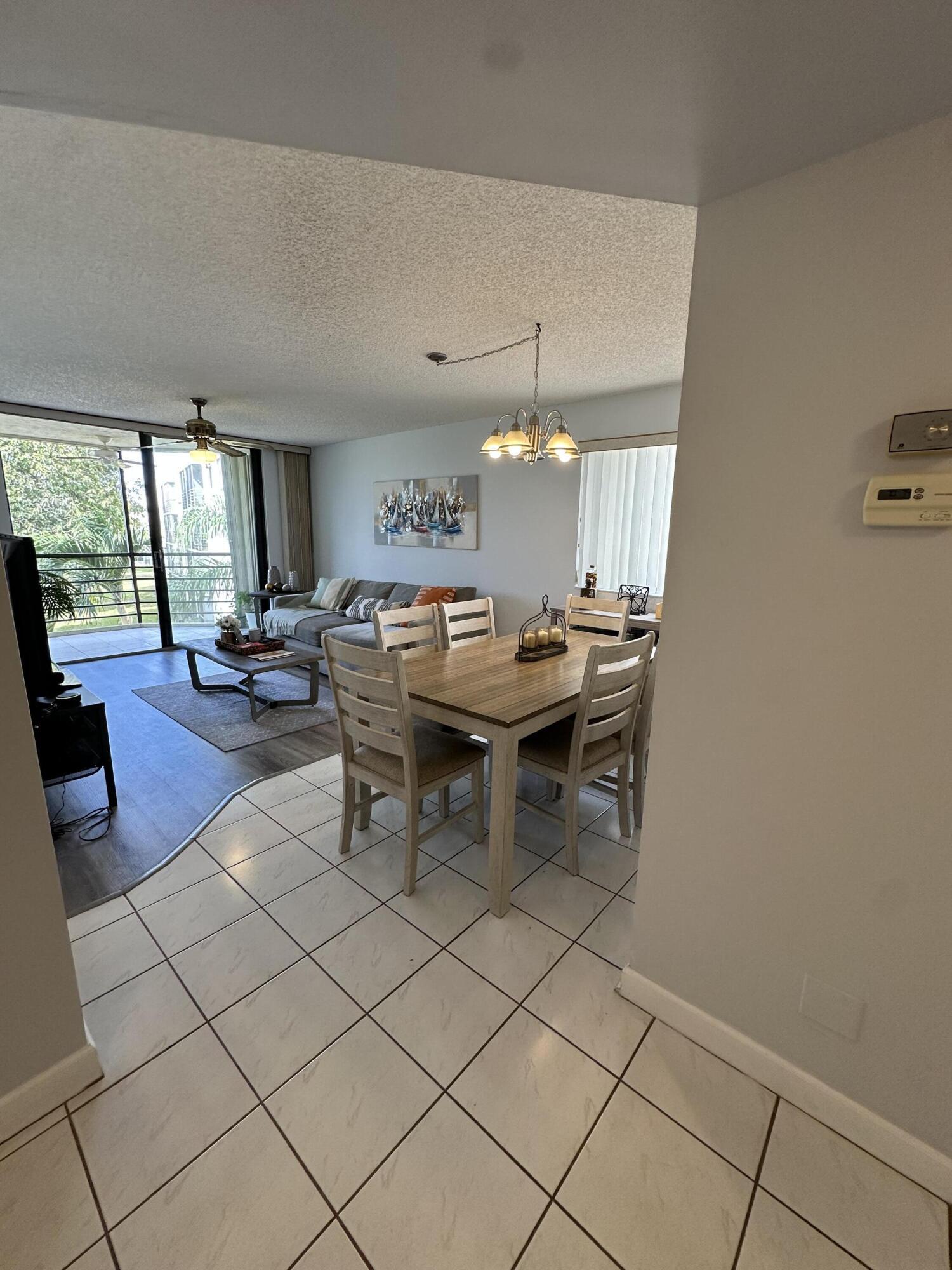 3138 VIA POINCIANA 317, Lake Worth, FL 33467, Lake Worth - Photo 2