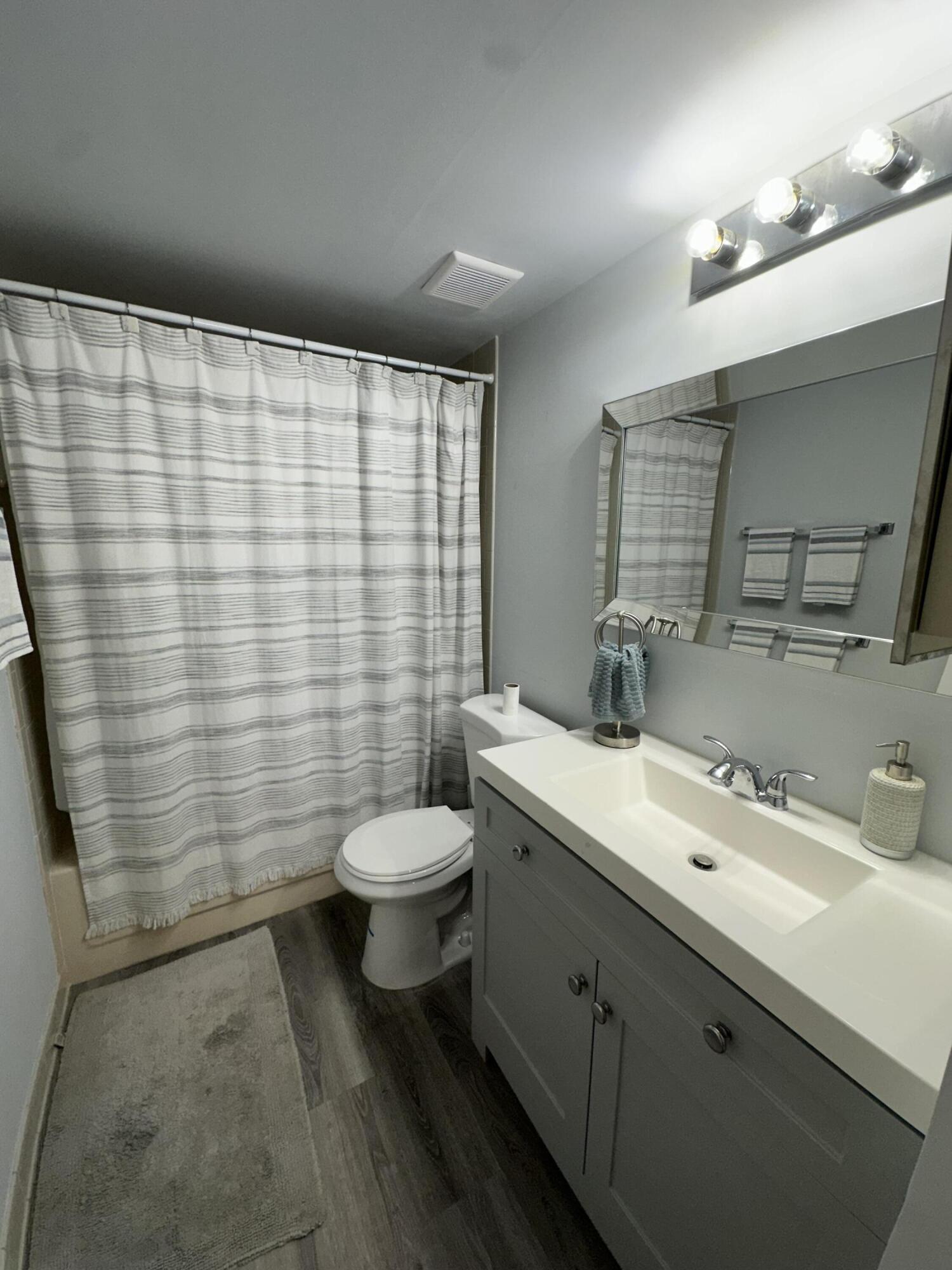 3138 VIA POINCIANA 317, Lake Worth, FL 33467, Lake Worth - Photo 5