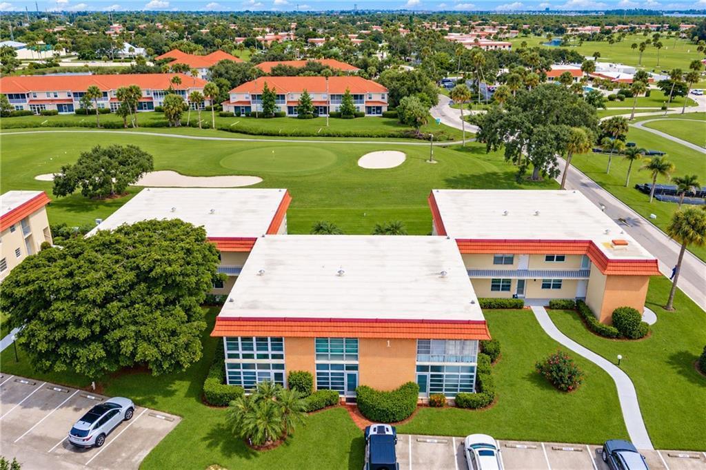 1 VISTA PALM Lane 207, Vero Beach, FL 32962, Vero Beach