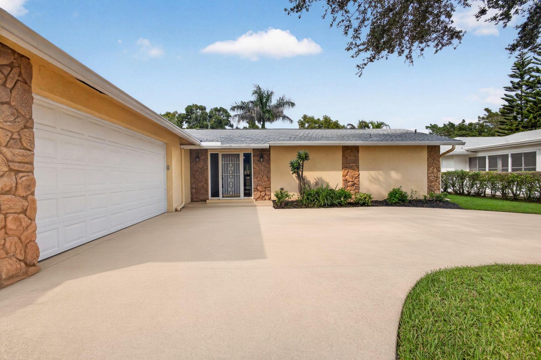 9881 SE LITTLE CLUB Way N, Jupiter, FL 33469, Jupiter - Photo 4