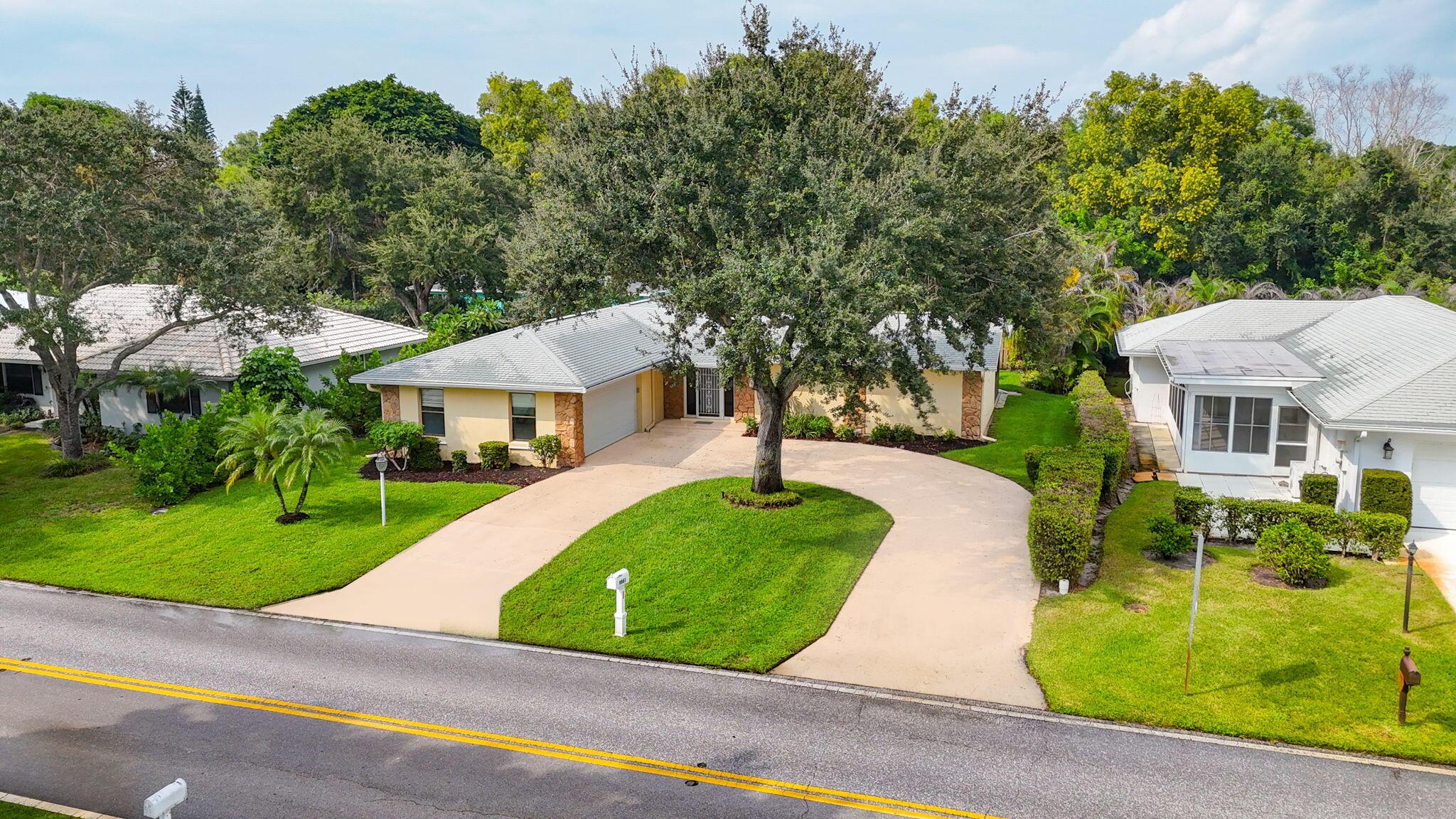 9881 SE LITTLE CLUB Way N, Jupiter, FL 33469, Jupiter - Photo 2