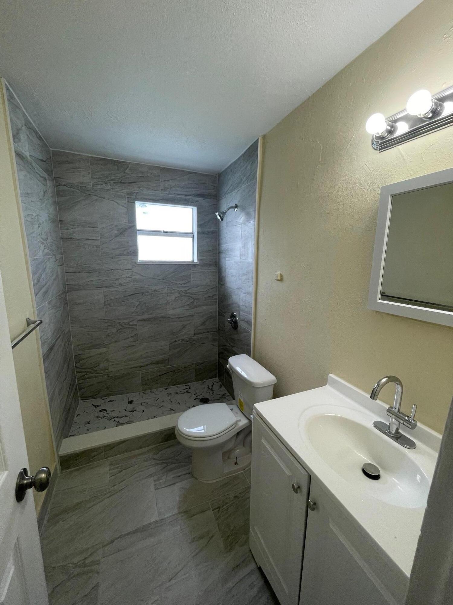 22 NW 8th Avenue 1, Dania Beach, FL 33004, Dania Beach - Photo 5