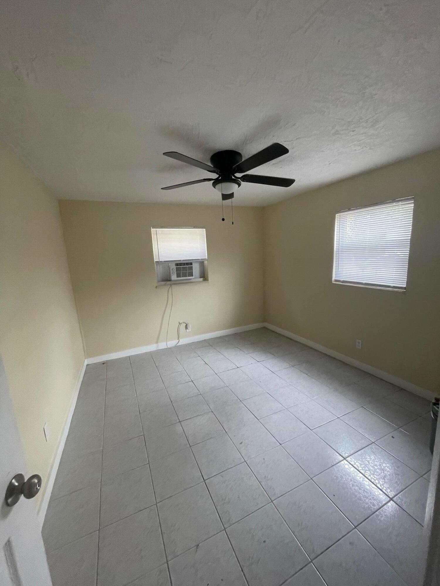 22 NW 8th Avenue 1, Dania Beach, FL 33004, Dania Beach - Photo 4