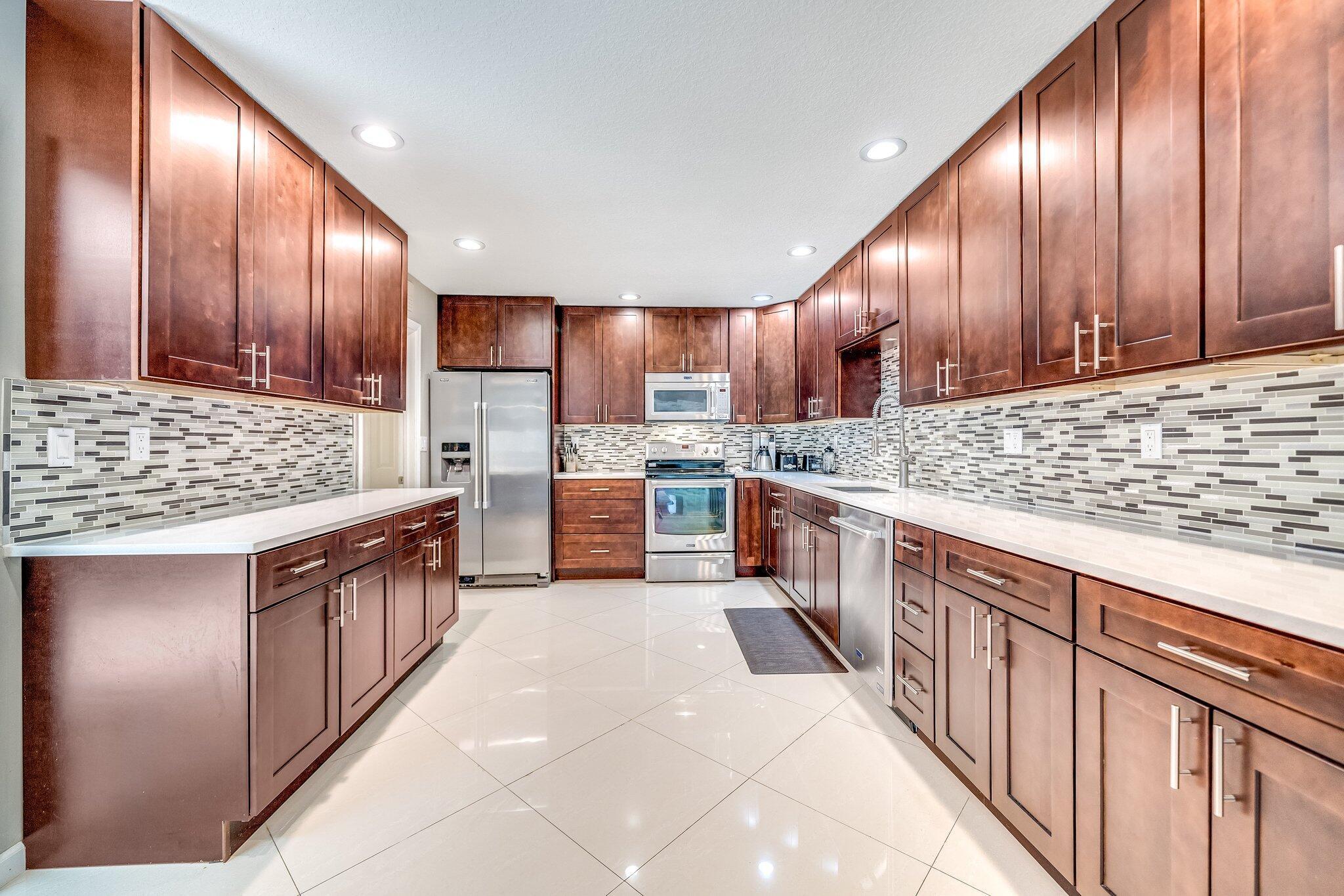 574 Juniper Place, Wellington, FL 33414, Wellington - Photo 2