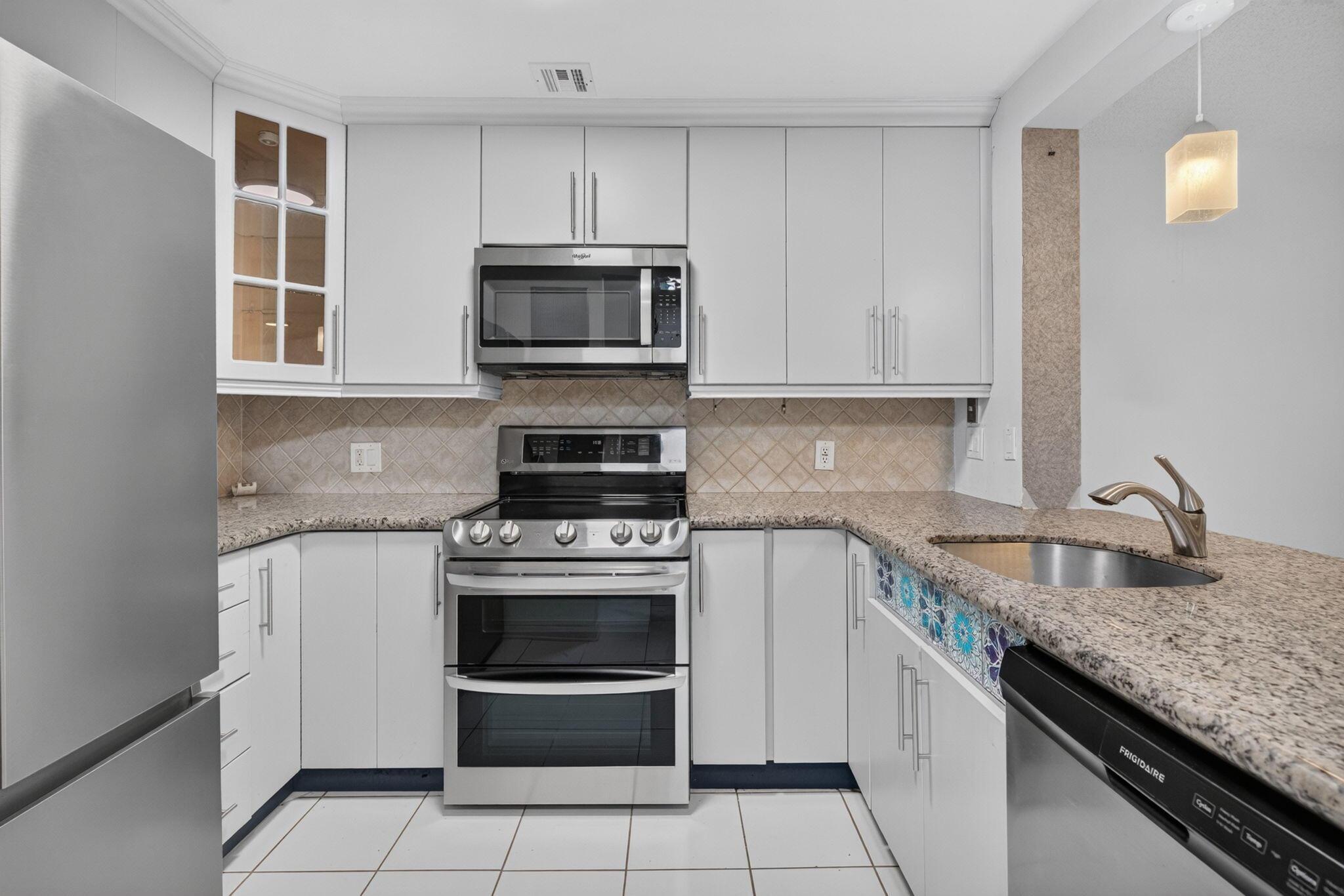 301 N Pine Island Road 162, Plantation, FL 33324, Plantation - Photo 2