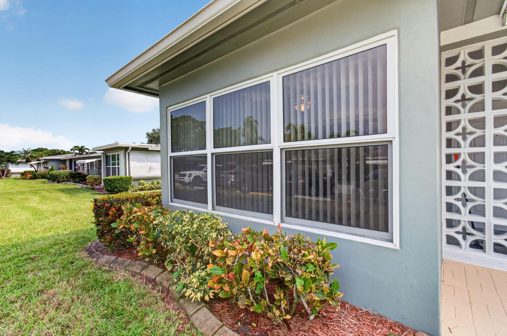 702 South Drive A, Delray Beach, FL 33445, Delray Beach - Photo 2