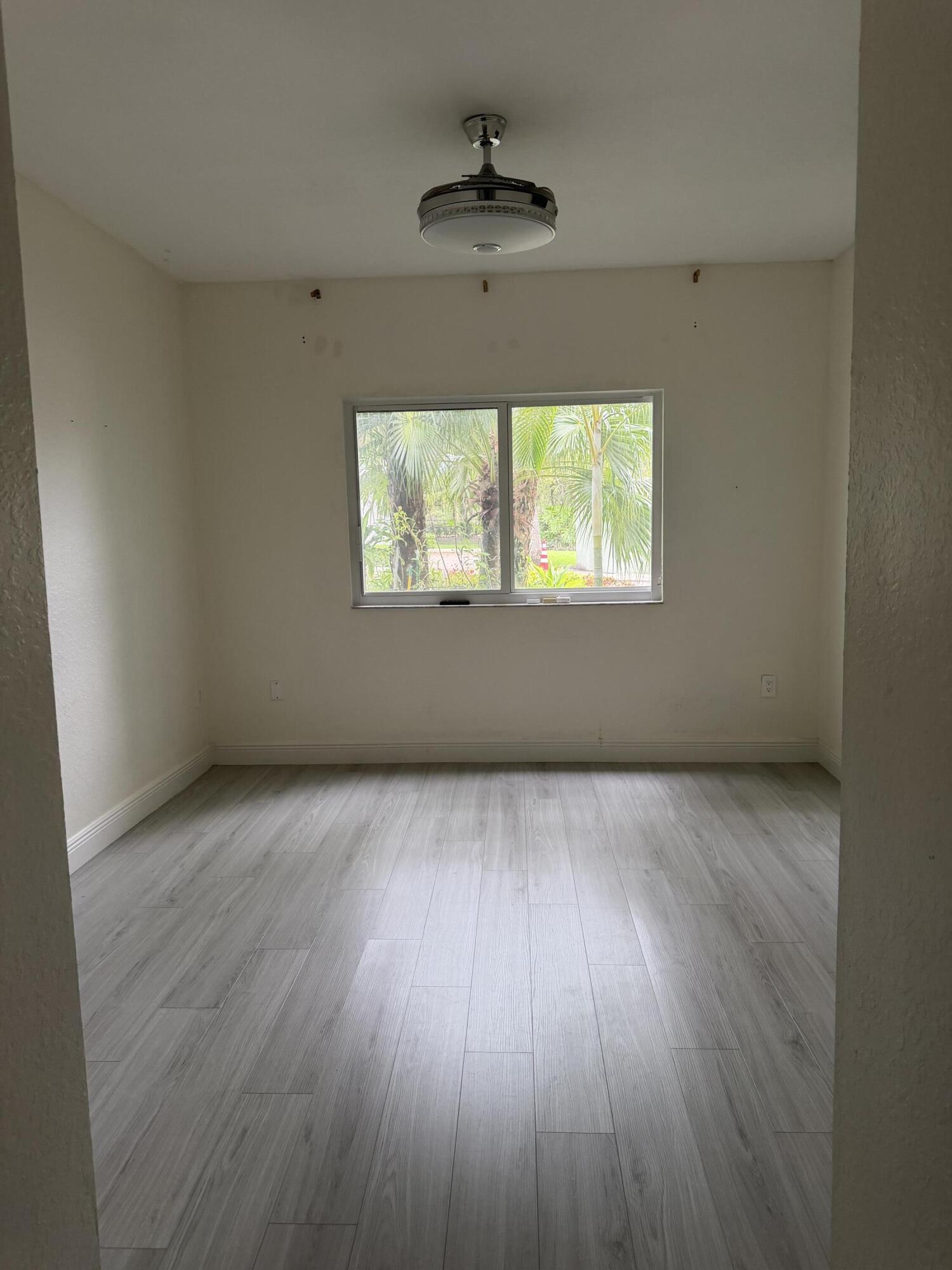 310 CRESTWOOD Circle 101, Royal Palm Beach, FL 33411, Royal Palm Beach - Photo 5