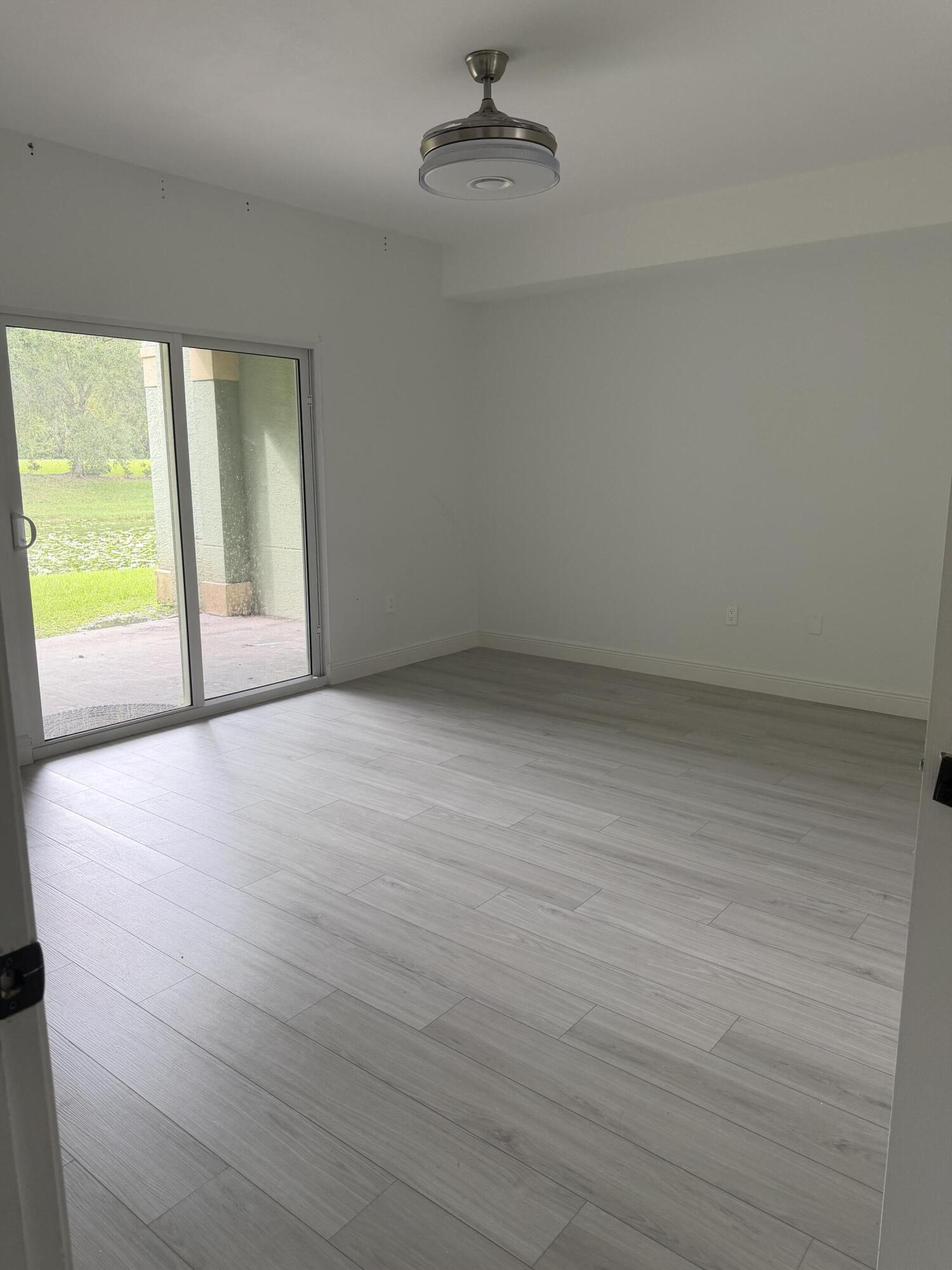 310 CRESTWOOD Circle 101, Royal Palm Beach, FL 33411, Royal Palm Beach - Photo 3