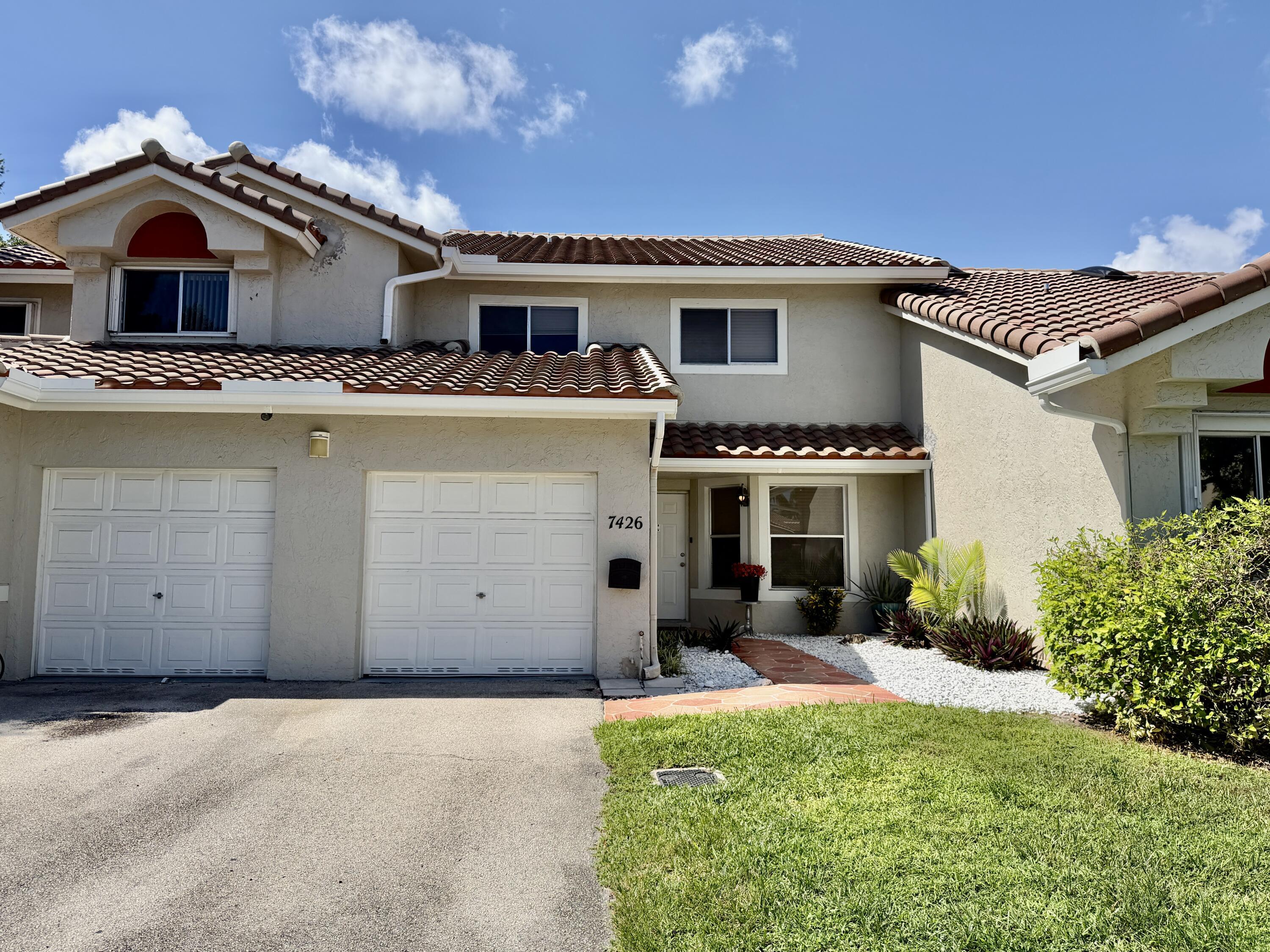 7426 PINEWALK Drive S 19-4, Margate, FL 33063, Margate
