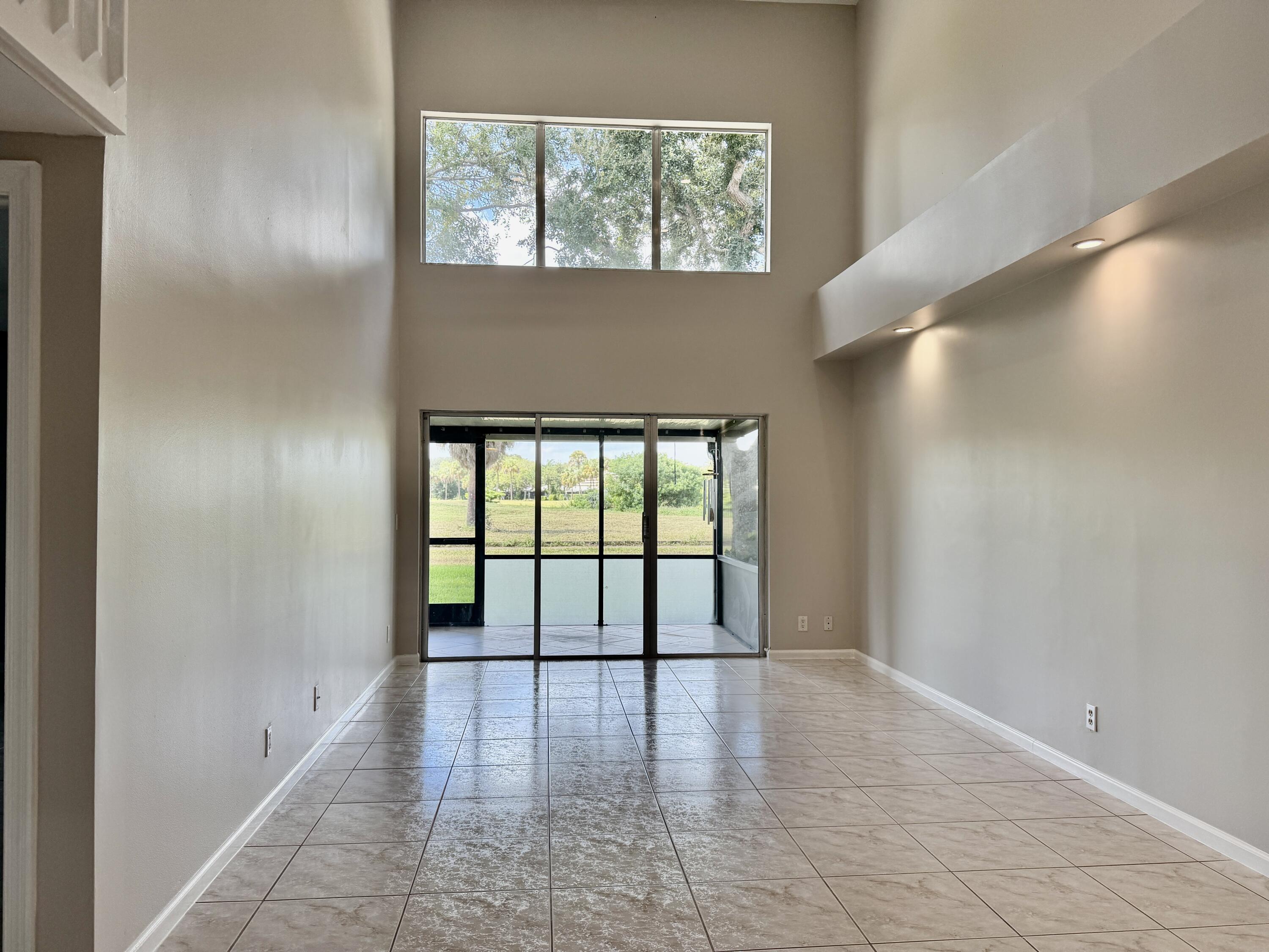7426 PINEWALK Drive S 19-4, Margate, FL 33063, Margate - Photo 5