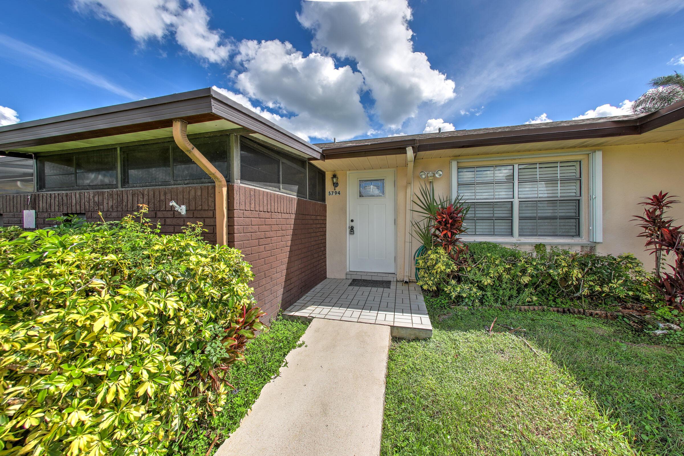 5794 Moss Court 7E, Fort Pierce, FL 34982, Fort Pierce - Photo 5