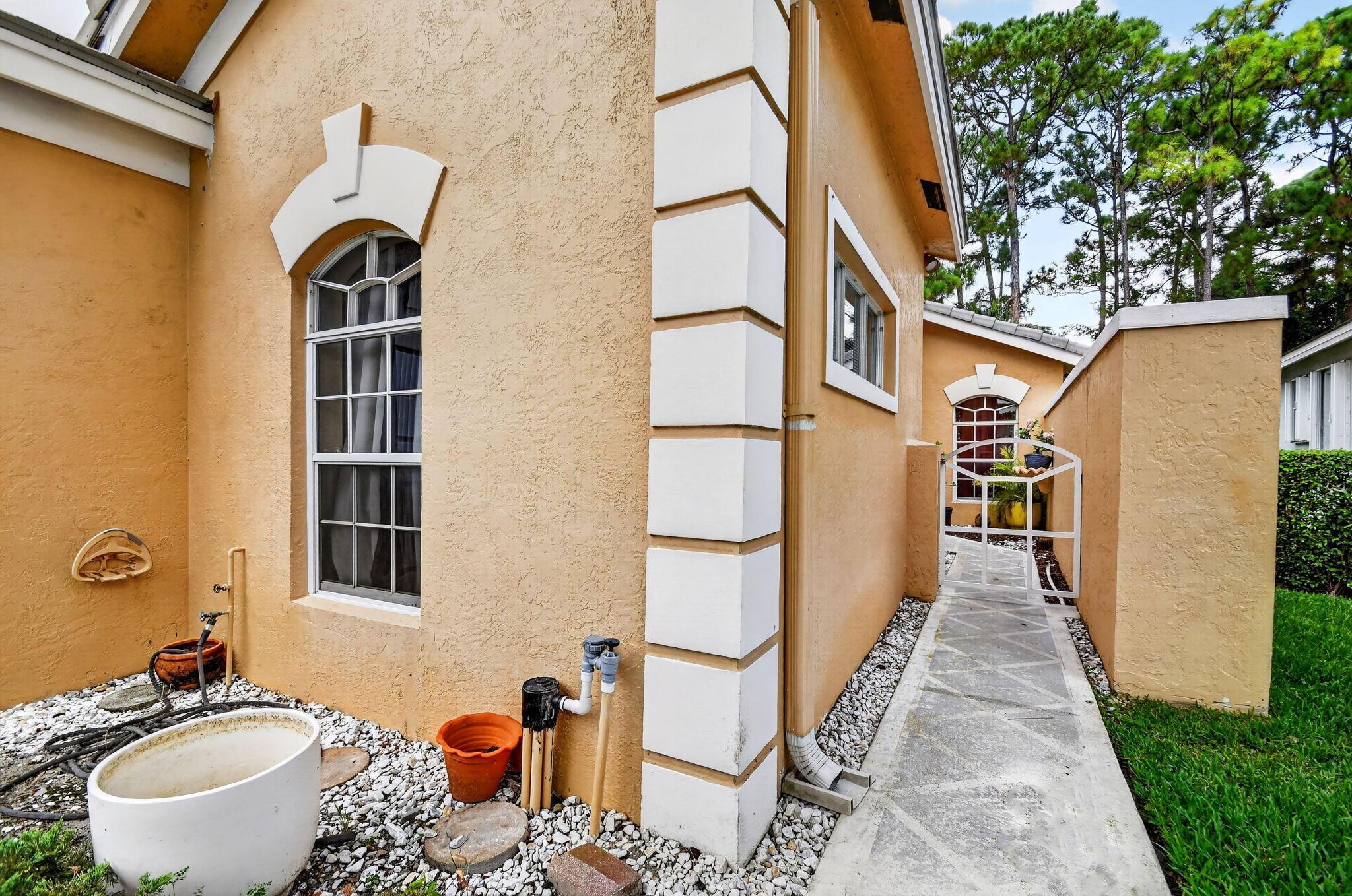 174 HARBOR LAKE Circle, Greenacres, FL 33413, Greenacres - Photo 4
