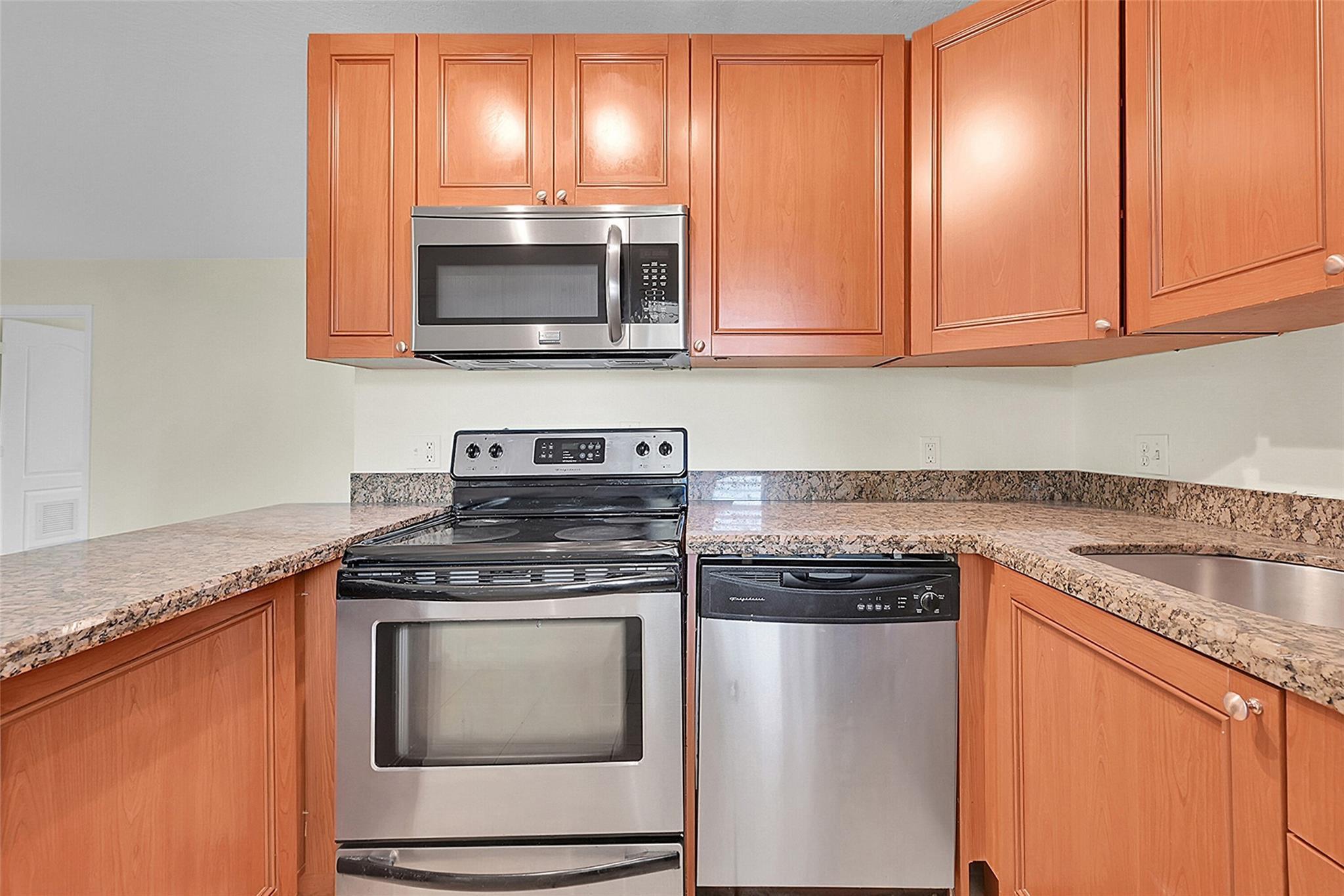 2655 NE 8th Avenue Apt 210, Wilton Manors, FL 33334, Wilton Manors - Photo 3