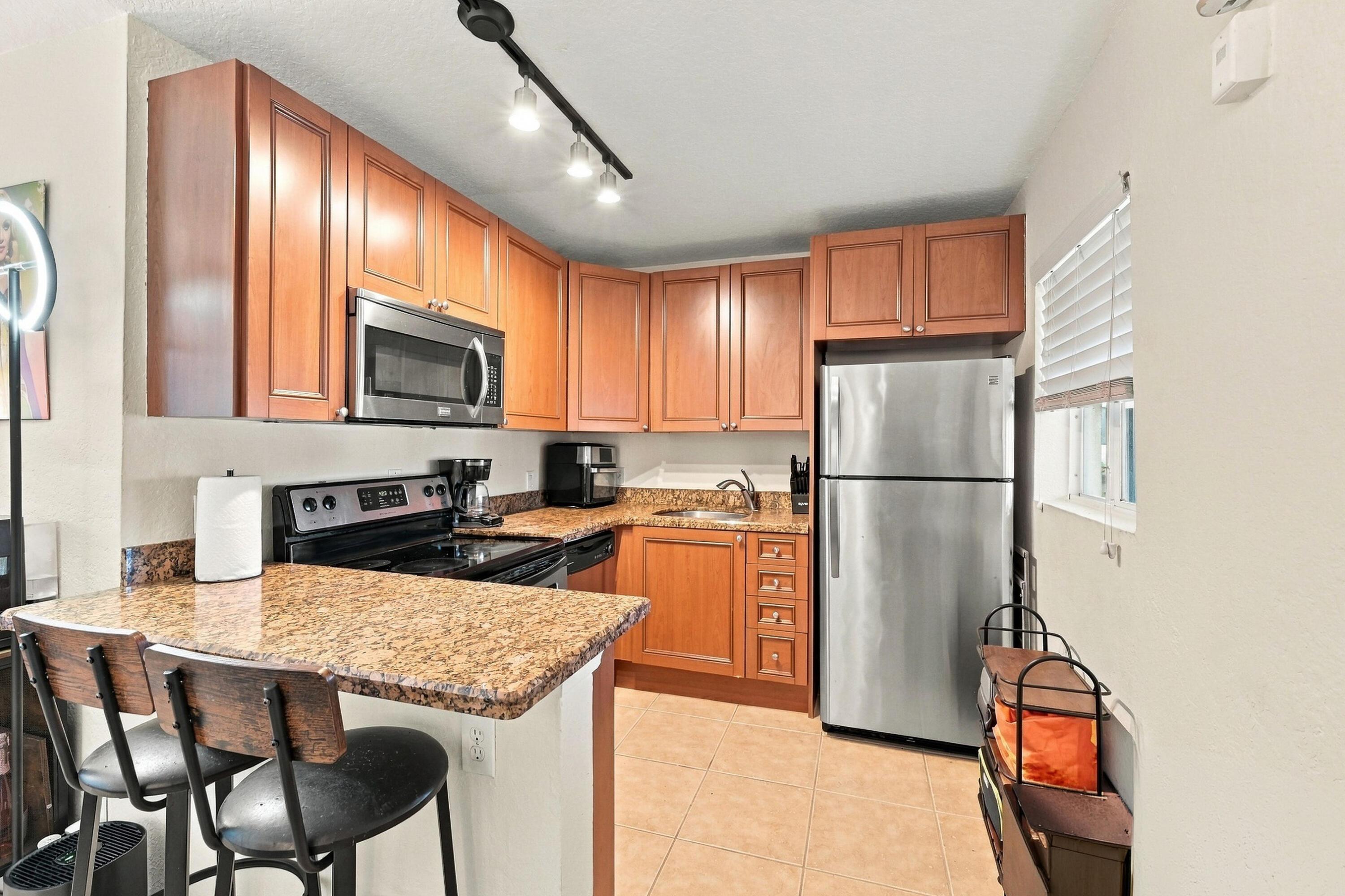 2655 NE 8th Avenue Apt 210, Wilton Manors, FL 33334, Wilton Manors - Photo 5