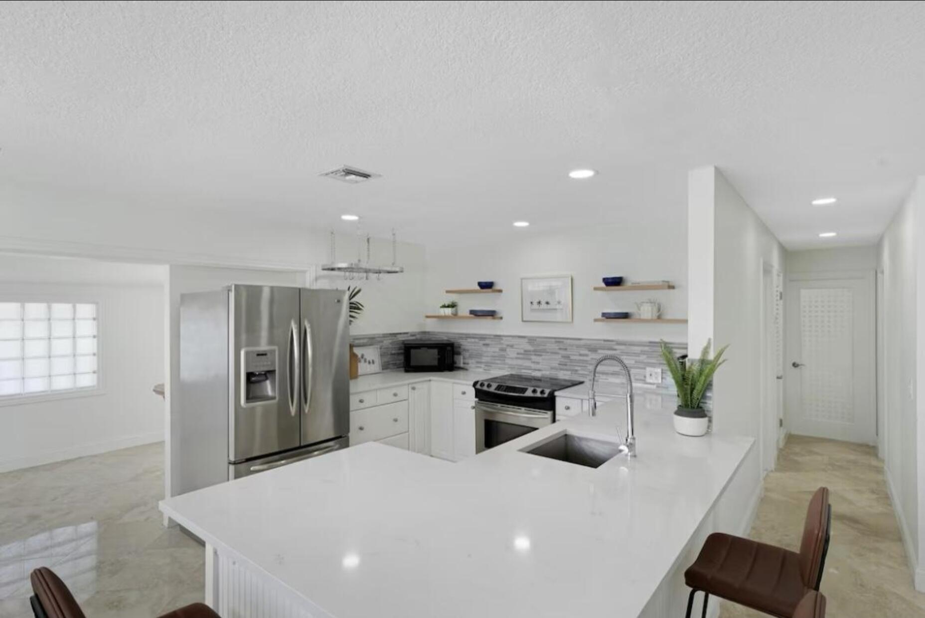 40 SW 8TH Avenue, Delray Beach, FL 33444, Delray Beach - Photo 4