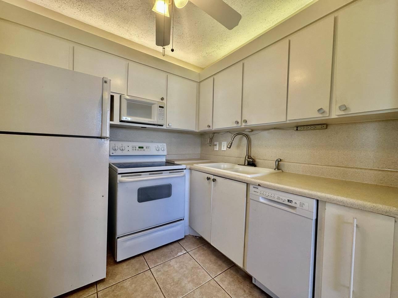 141 COVENTRY F, West Palm Beach, FL 33417, West Palm Beach - Photo 5