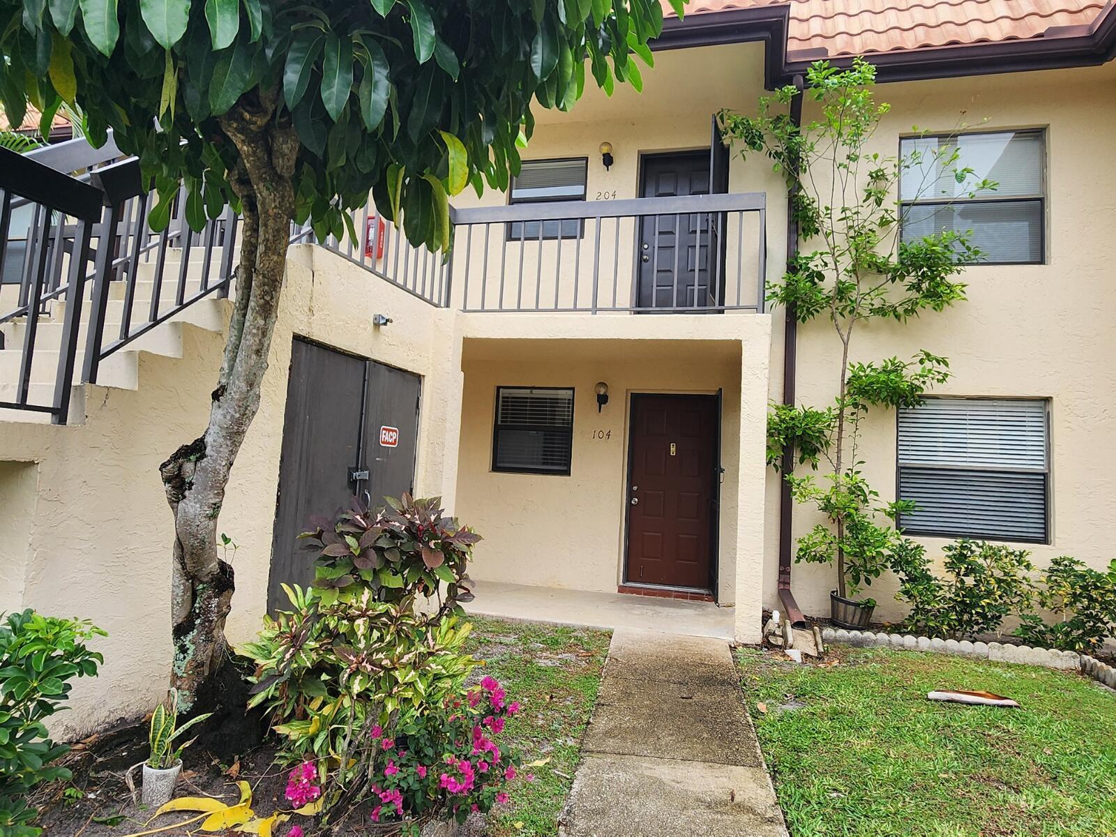 7101 GOLF COLONY Court 104, Lake Worth, FL 33467, Lake Worth